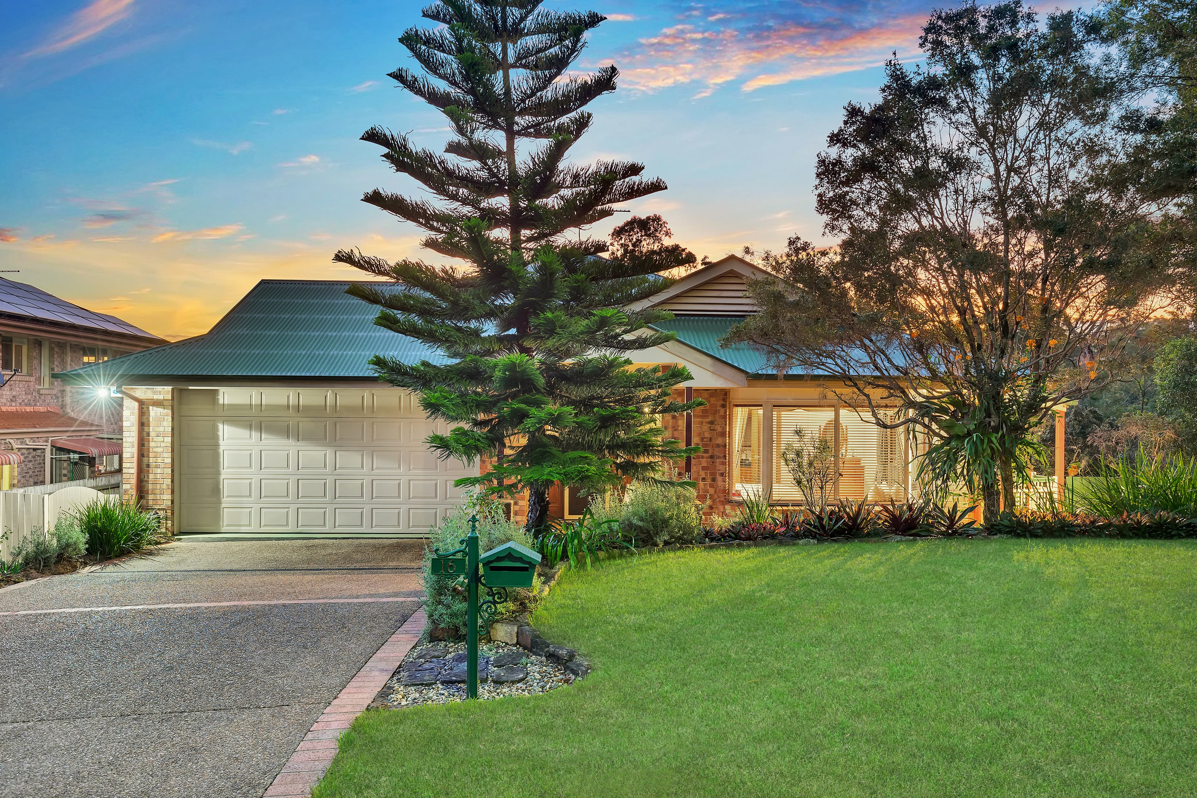 16 Accrington Place, Chapel Hill - Thumbnail 2