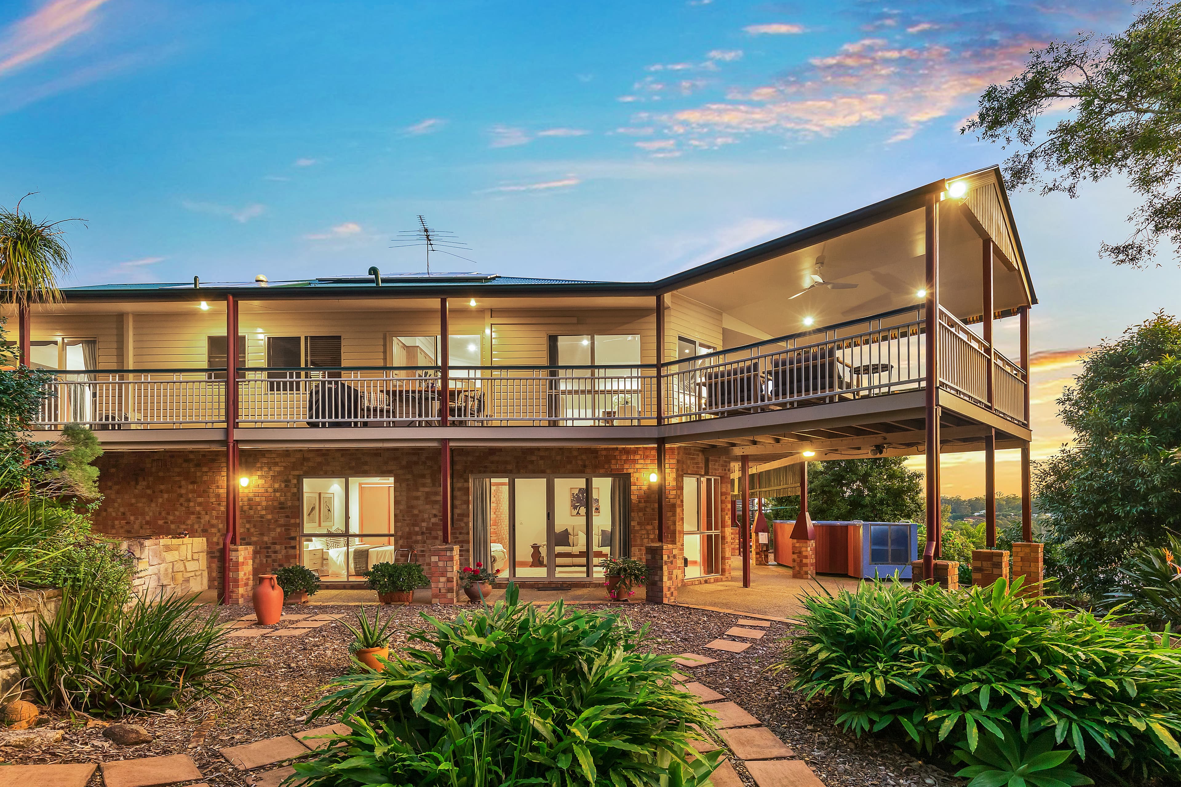 16 Accrington Place, Chapel Hill - Image 1