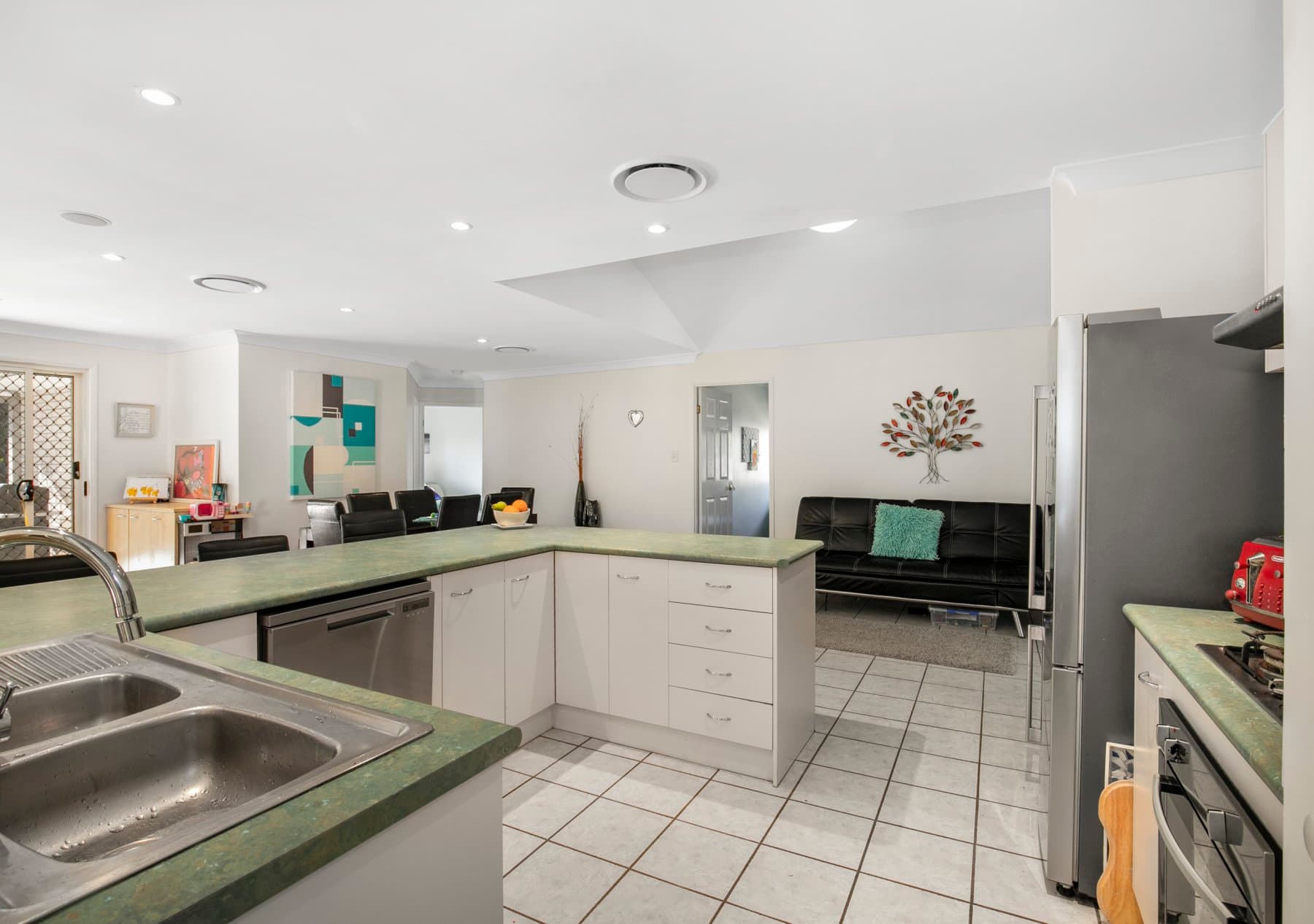 68A Lagoon Crescent, Bellbowrie - Thumbnail 2