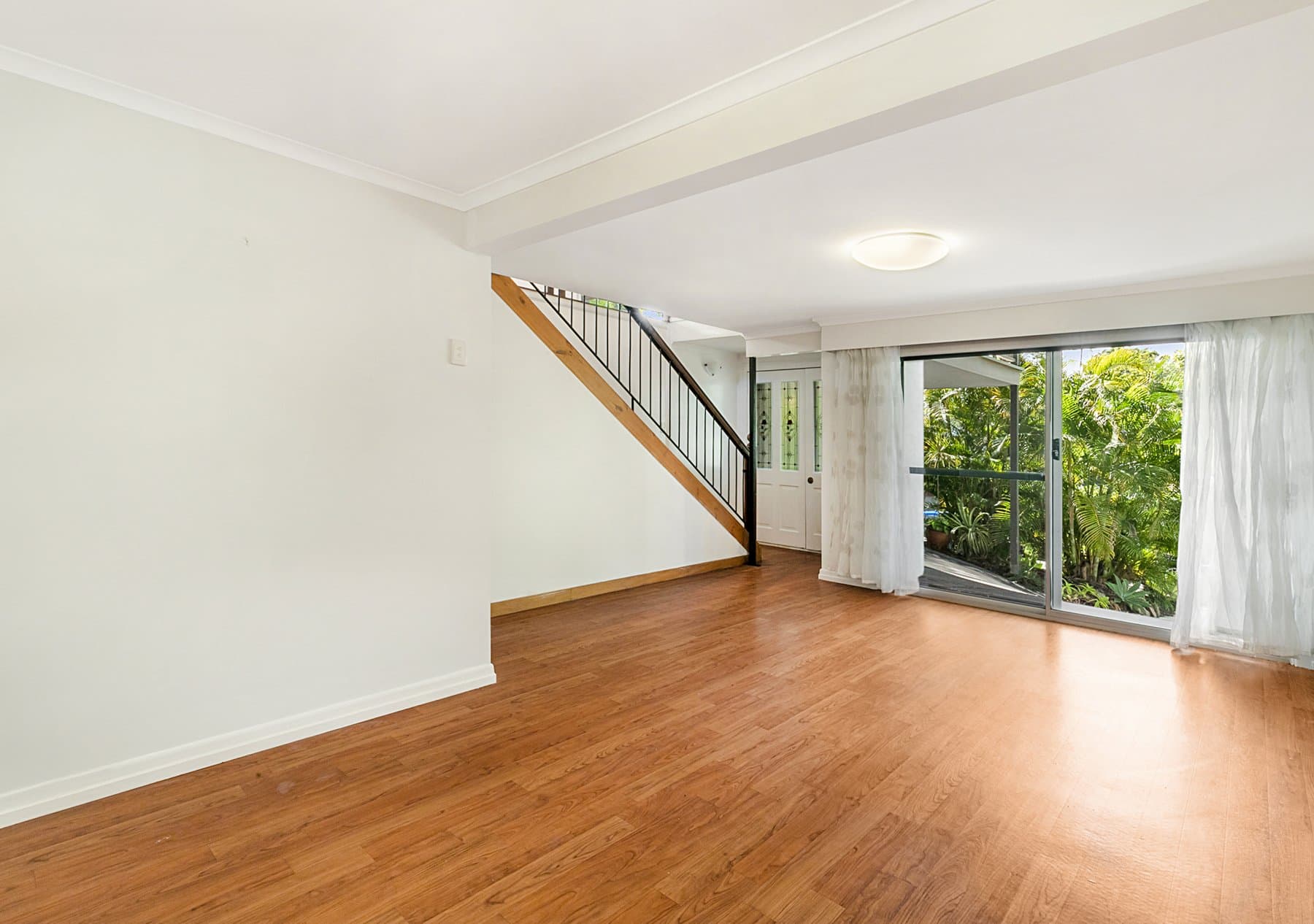 7 Furlong Street, Indooroopilly - Thumbnail 2