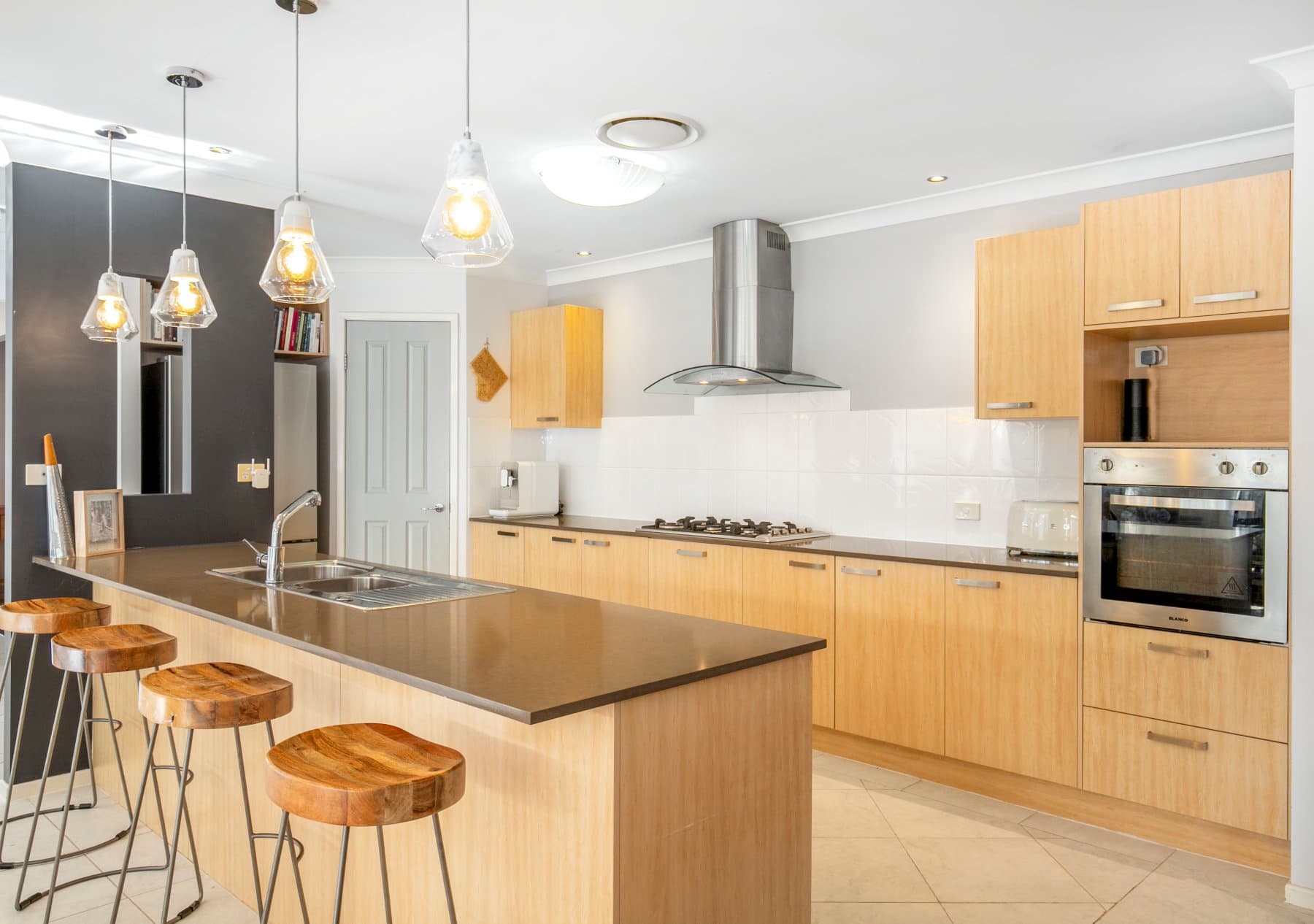 27 Courtney Place, Moggill - Thumbnail 2