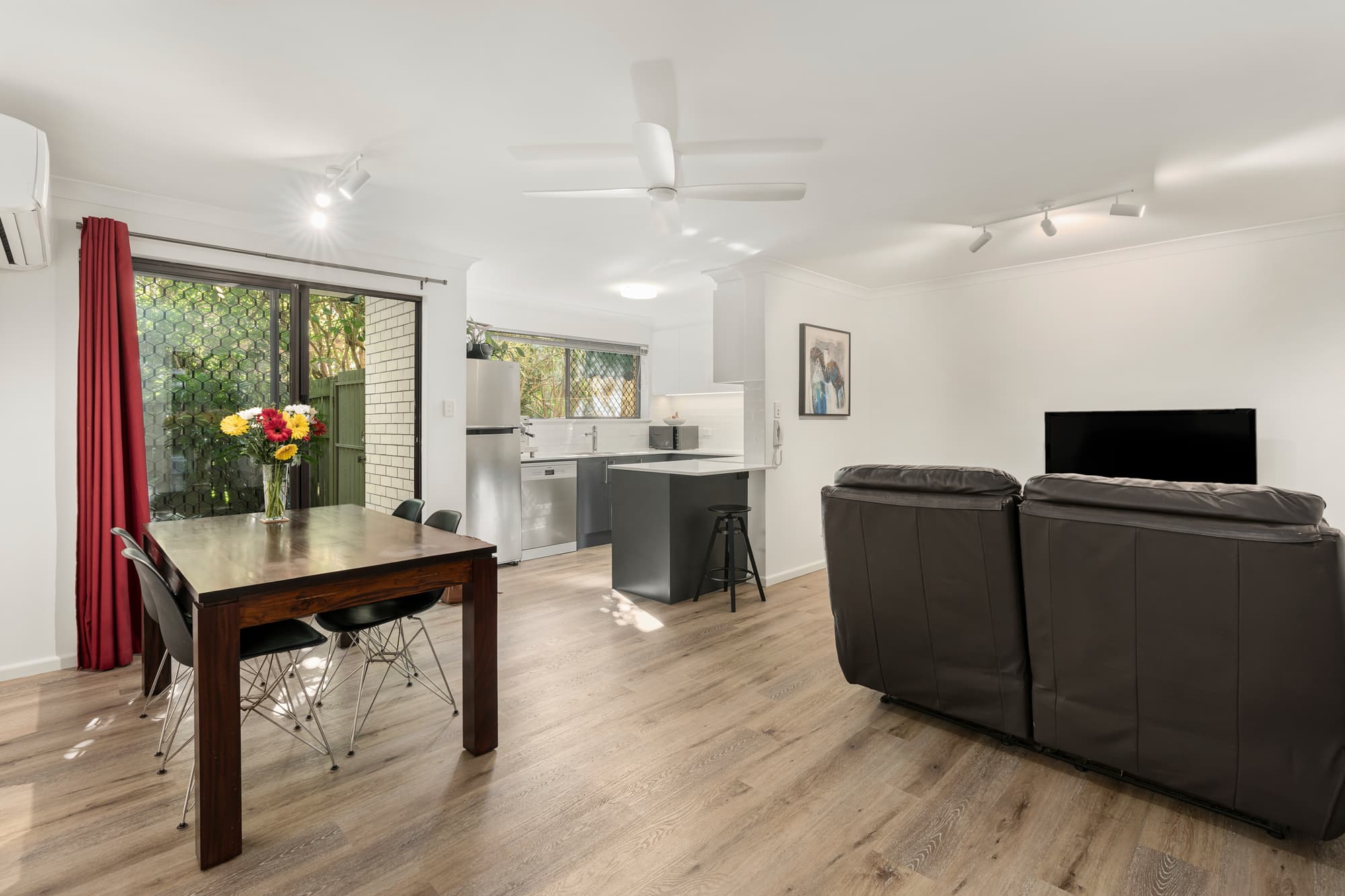 2/123 Central Avenue, Indooroopilly - Thumbnail 2