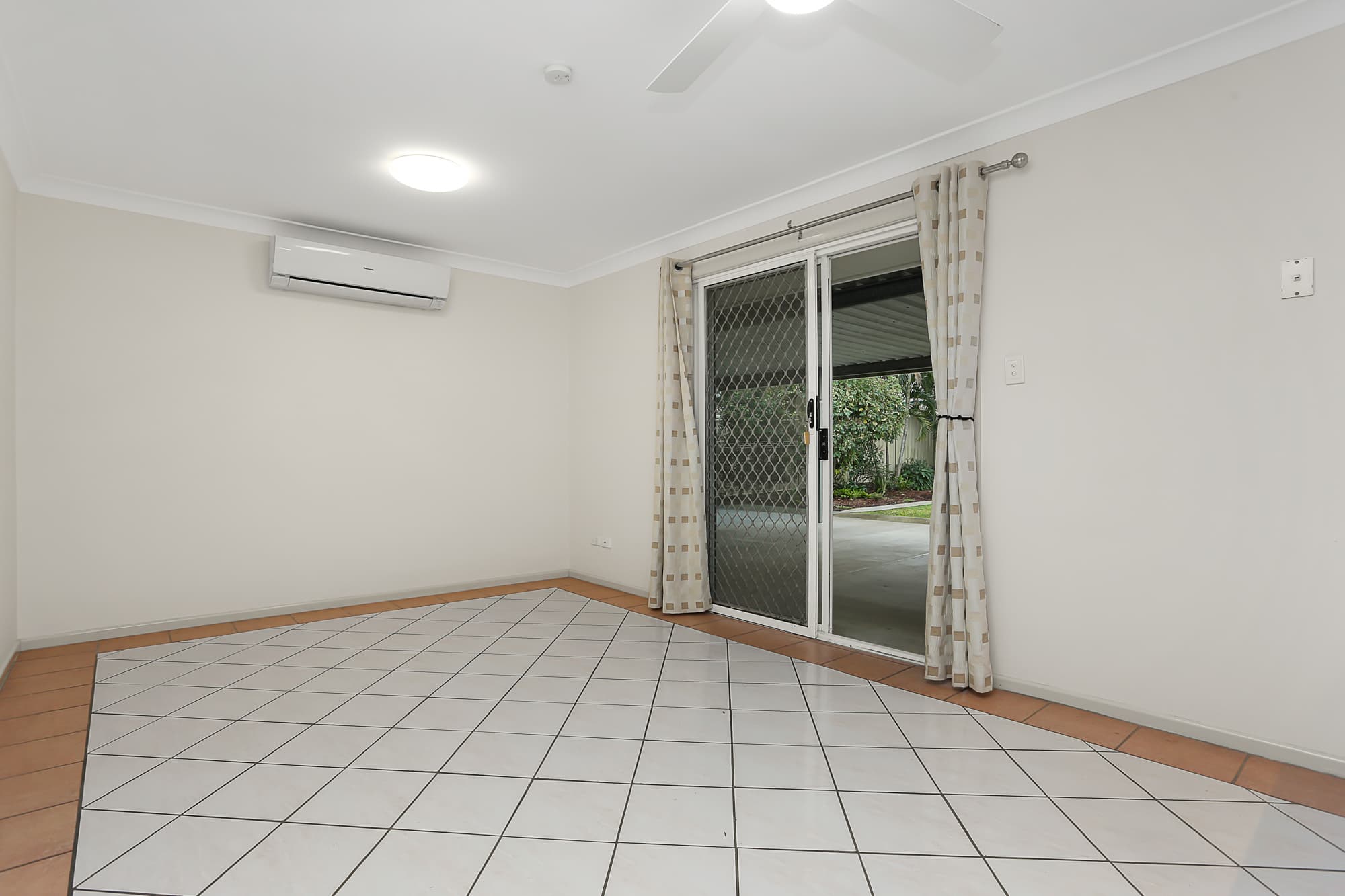 10 Paluma Court, Marsden - Image 1