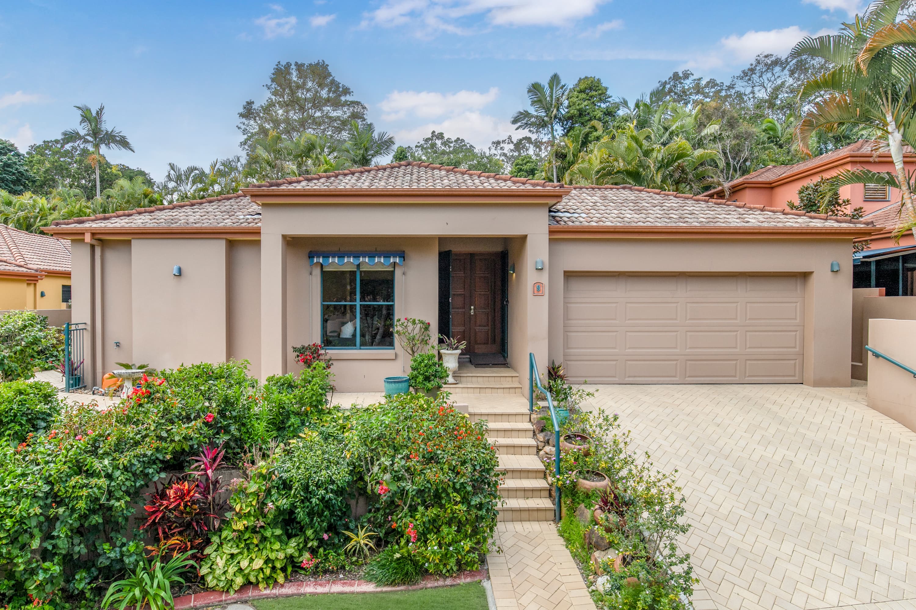 9/56 Kersley Road, Kenmore - Image 1