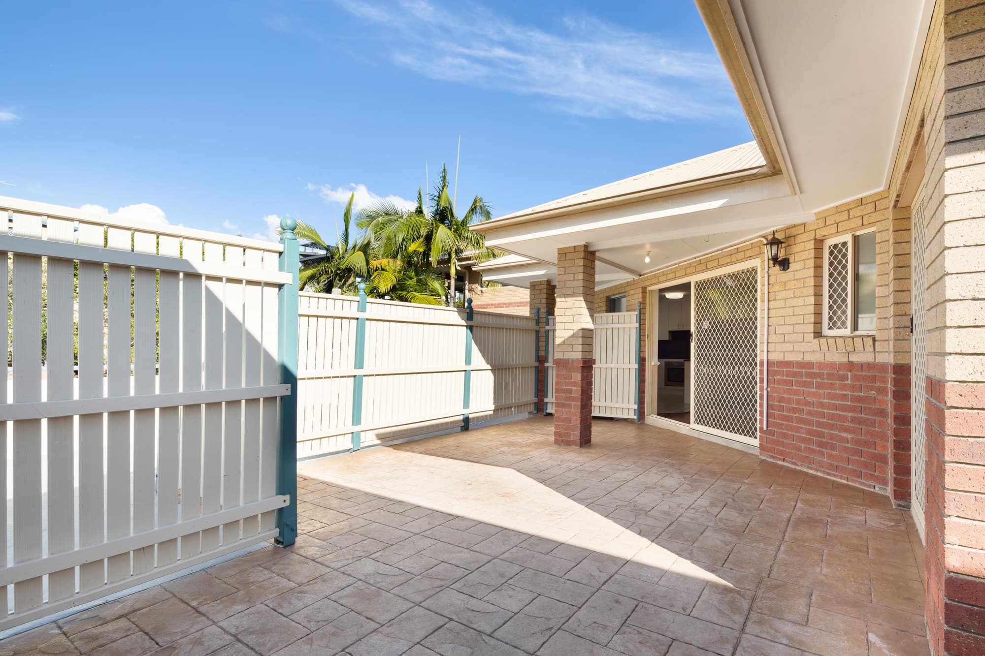 4/31 Augustus Street, Toowong - Image 1