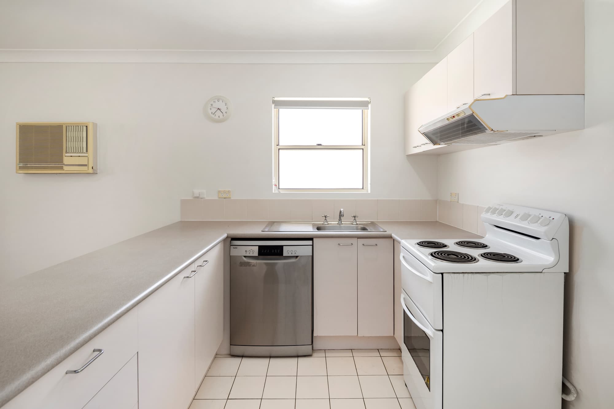 5/124 Carmody Road, St Lucia - Thumbnail 3