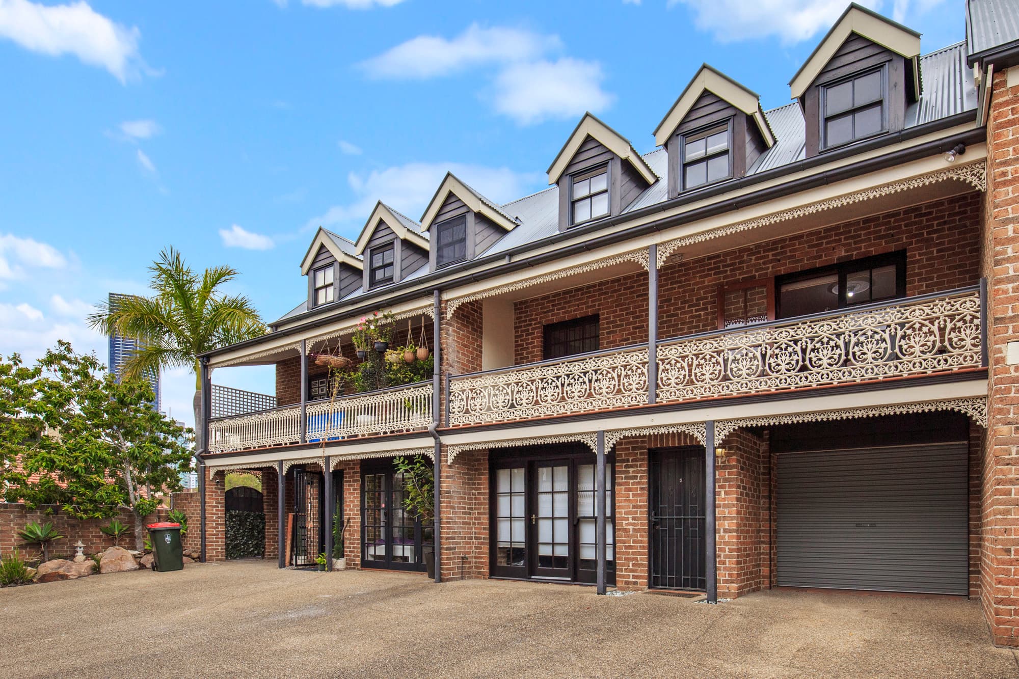 2/42 Grenier Street, Spring Hill - Image 1