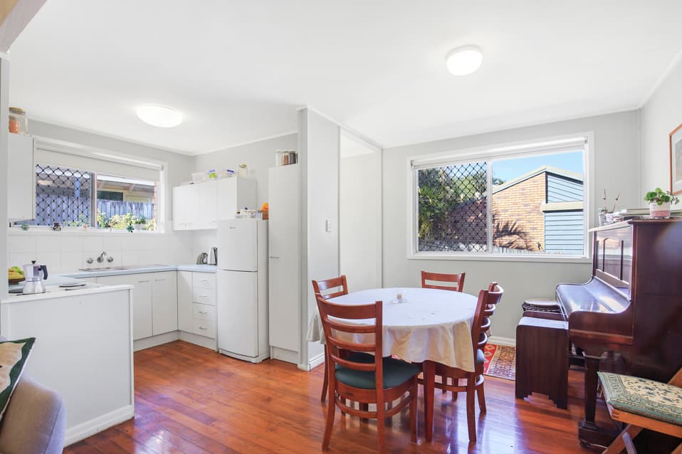 77 Hebe Street, Bardon - Thumbnail 4