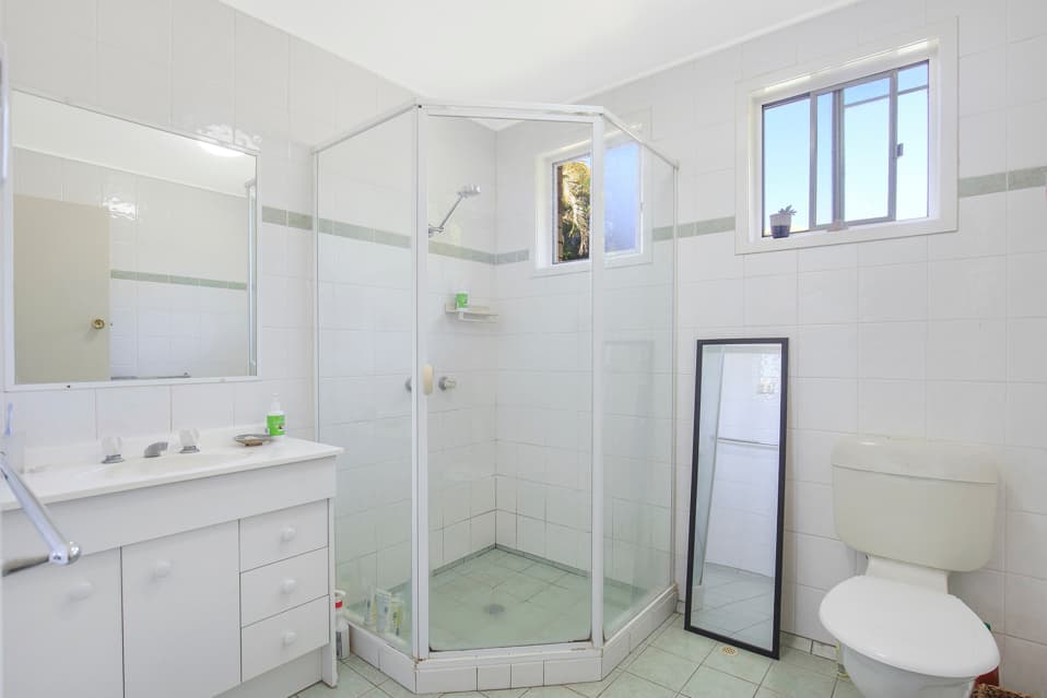 77 Hebe Street, Bardon - Thumbnail 8