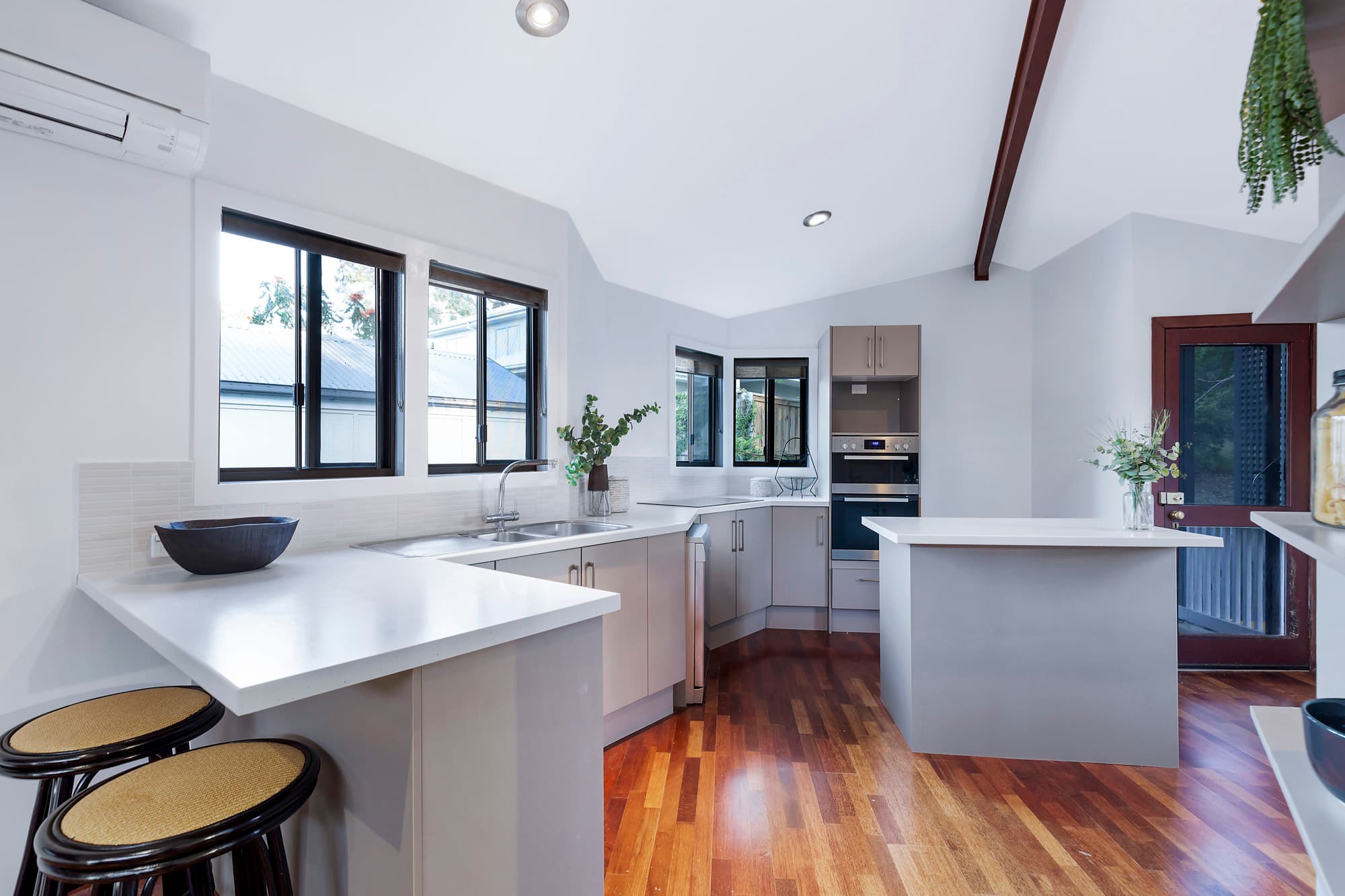 8 Dempster Street, Toowong - Thumbnail 7