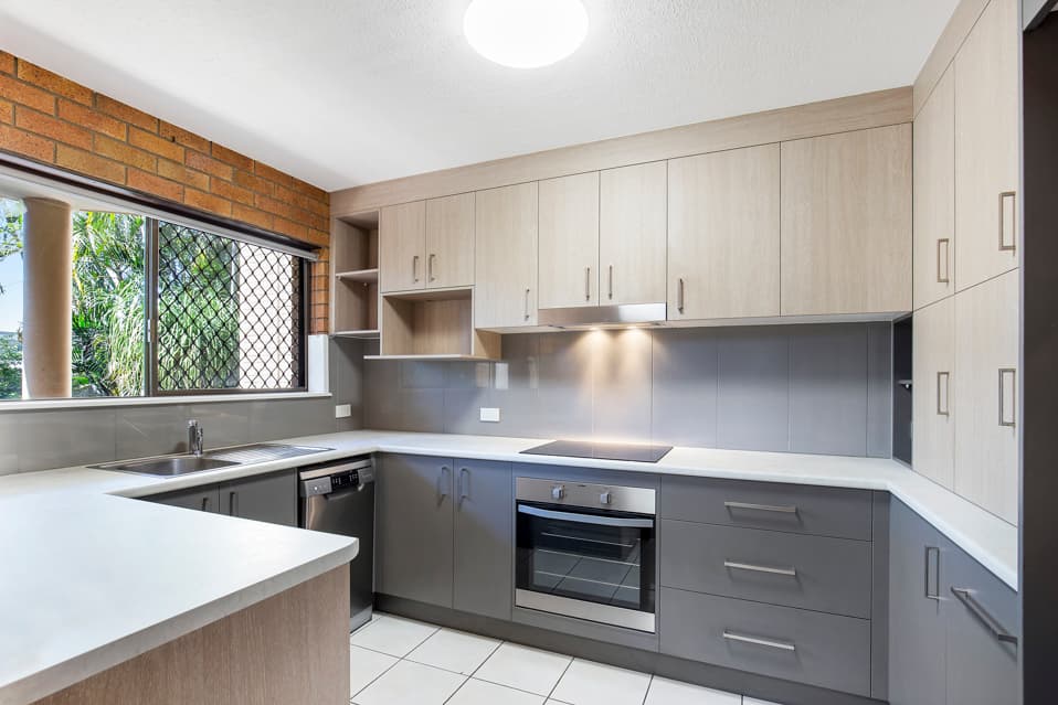 2/37 Alpha Street, Taringa - Thumbnail 2