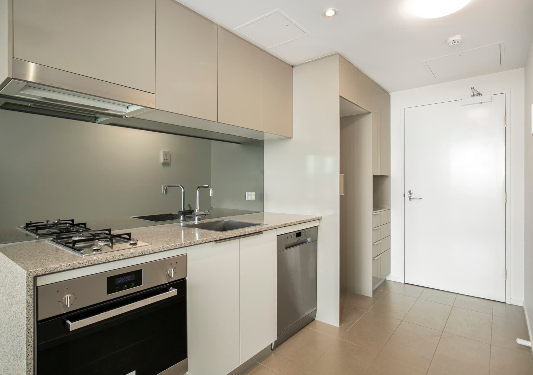 30304/2 Harbour Road, Hamilton - Thumbnail 4