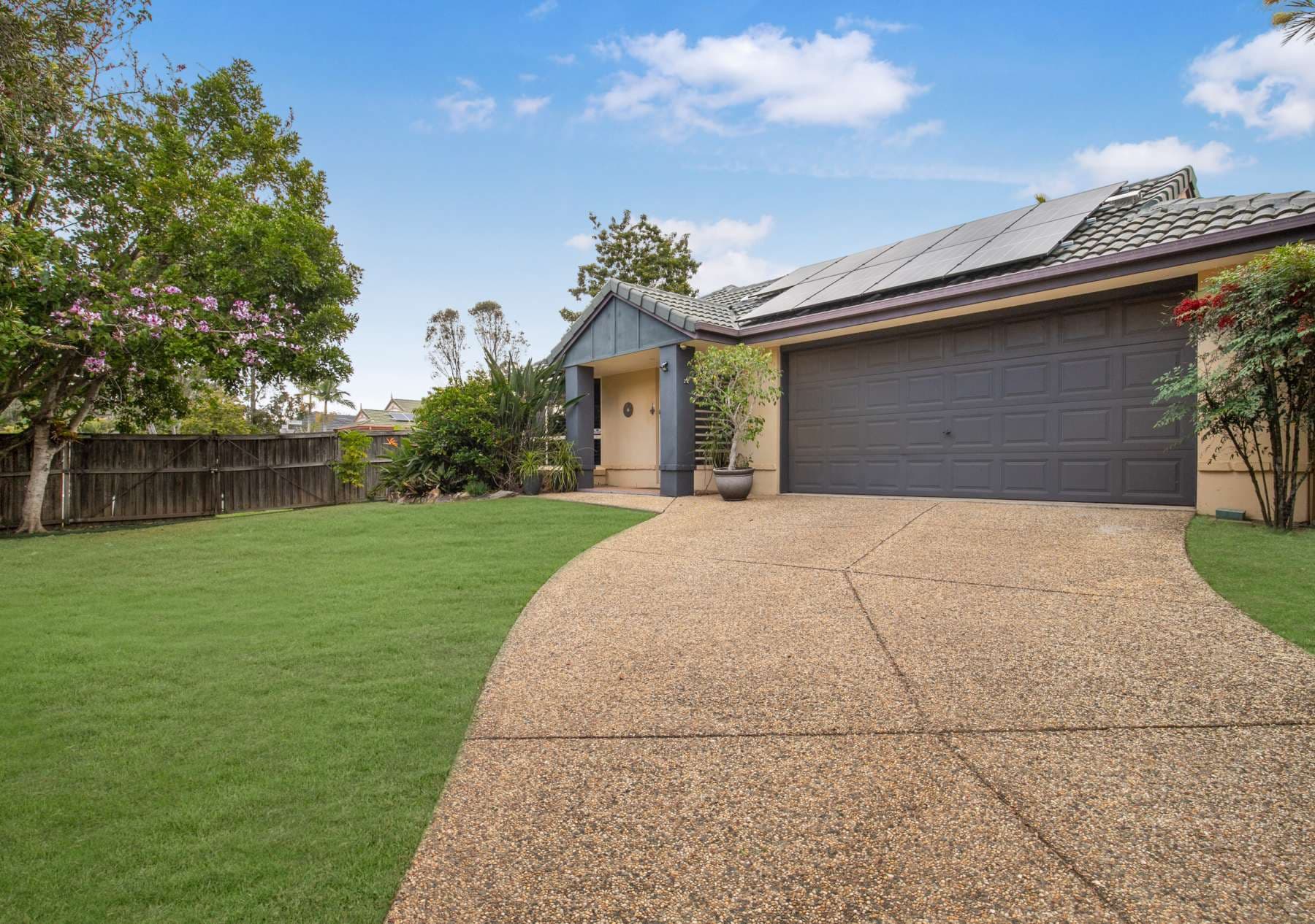 24 Considen Place, Bellbowrie - Image 1