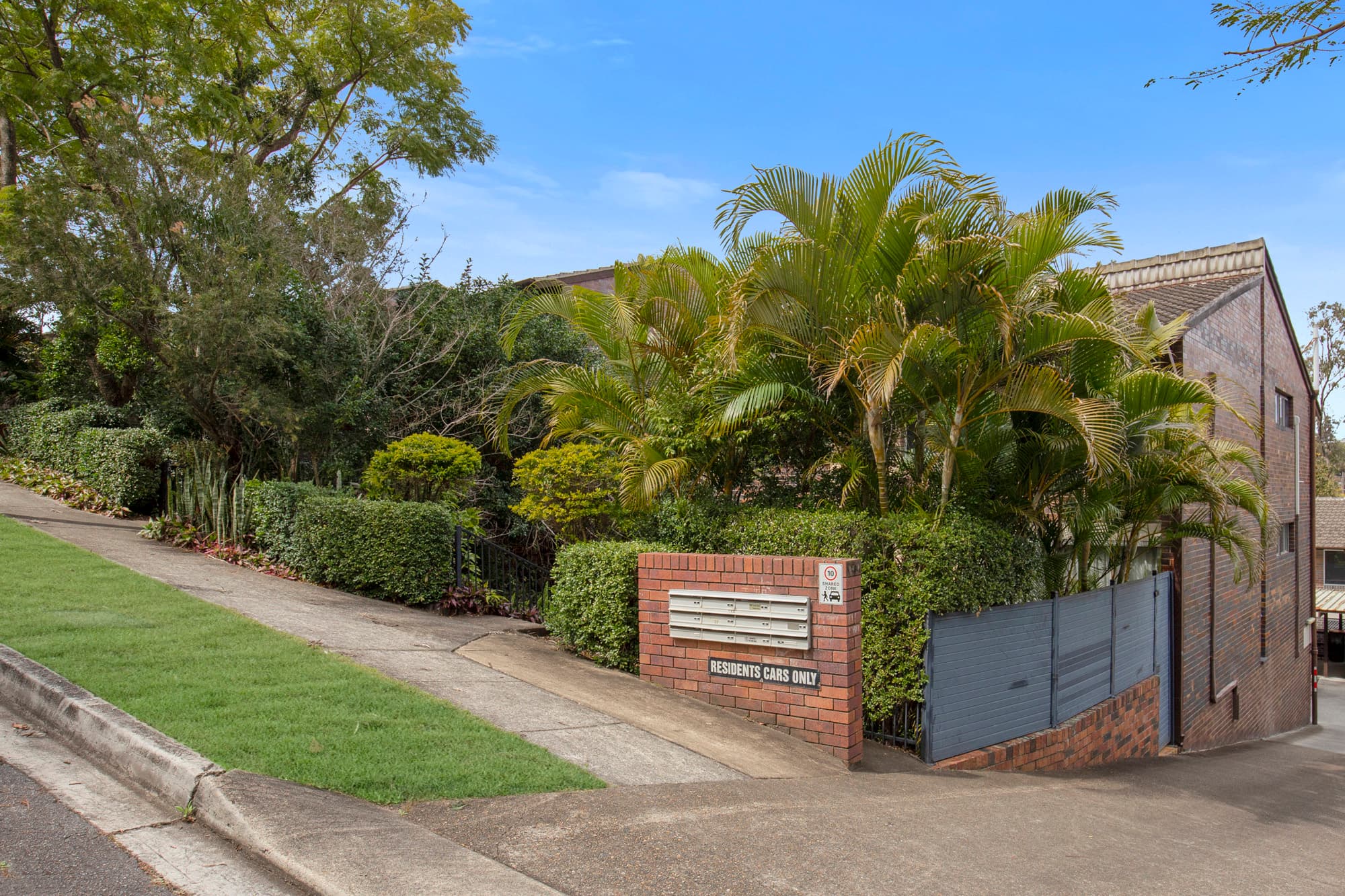 13/18 Holmes Street, Toowong - Thumbnail 3