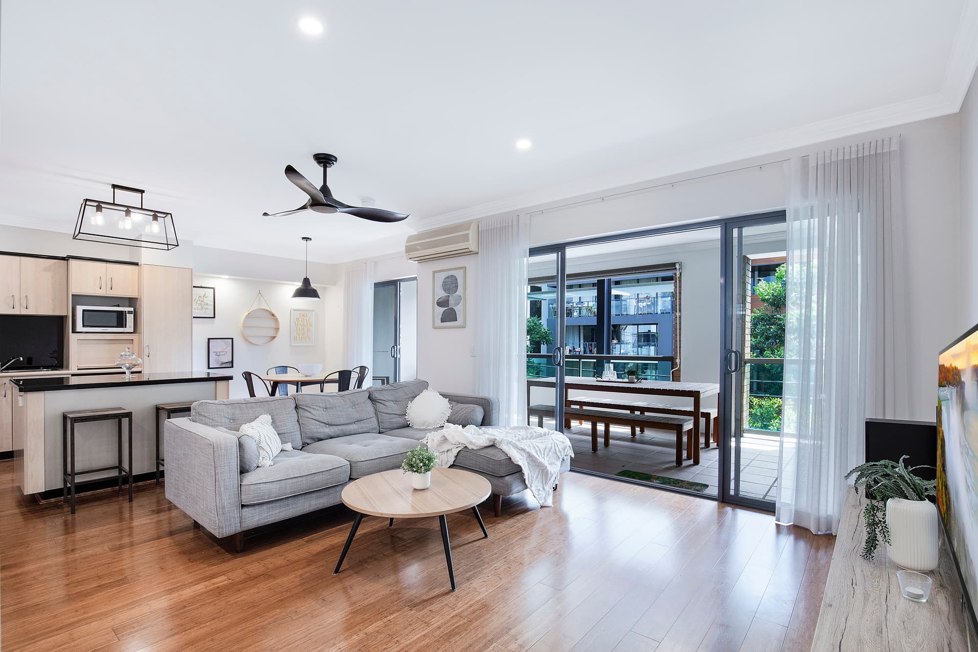 9/33 Helen Street, Teneriffe - Image 1