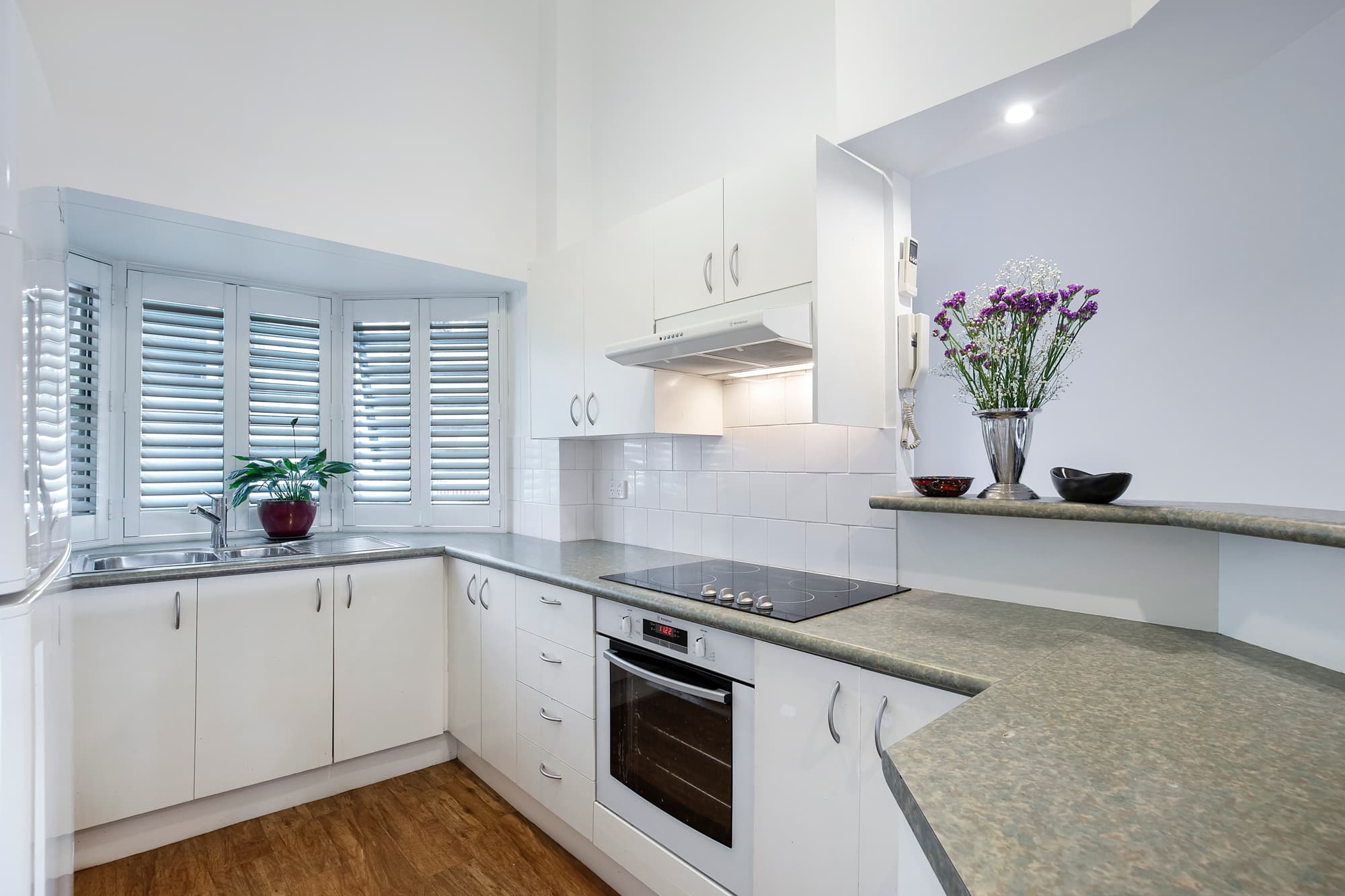 10/15 Clarence Road, Indooroopilly - Thumbnail 7