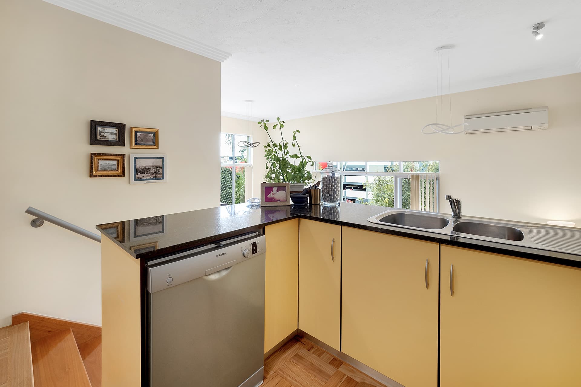 1/23 Musgrave Road, Indooroopilly - Thumbnail 4