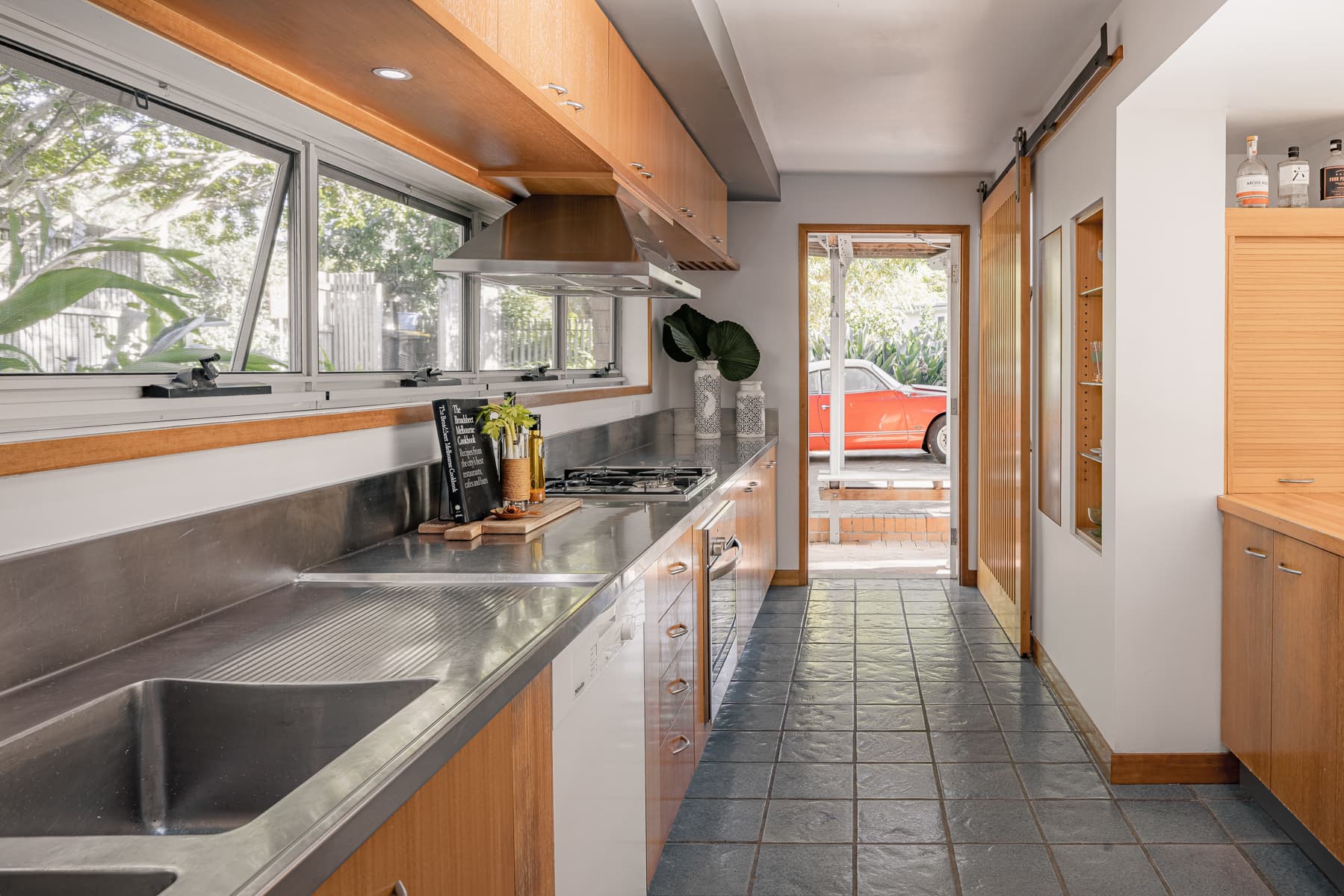 71 Gilgandra Street, Indooroopilly - Thumbnail 7