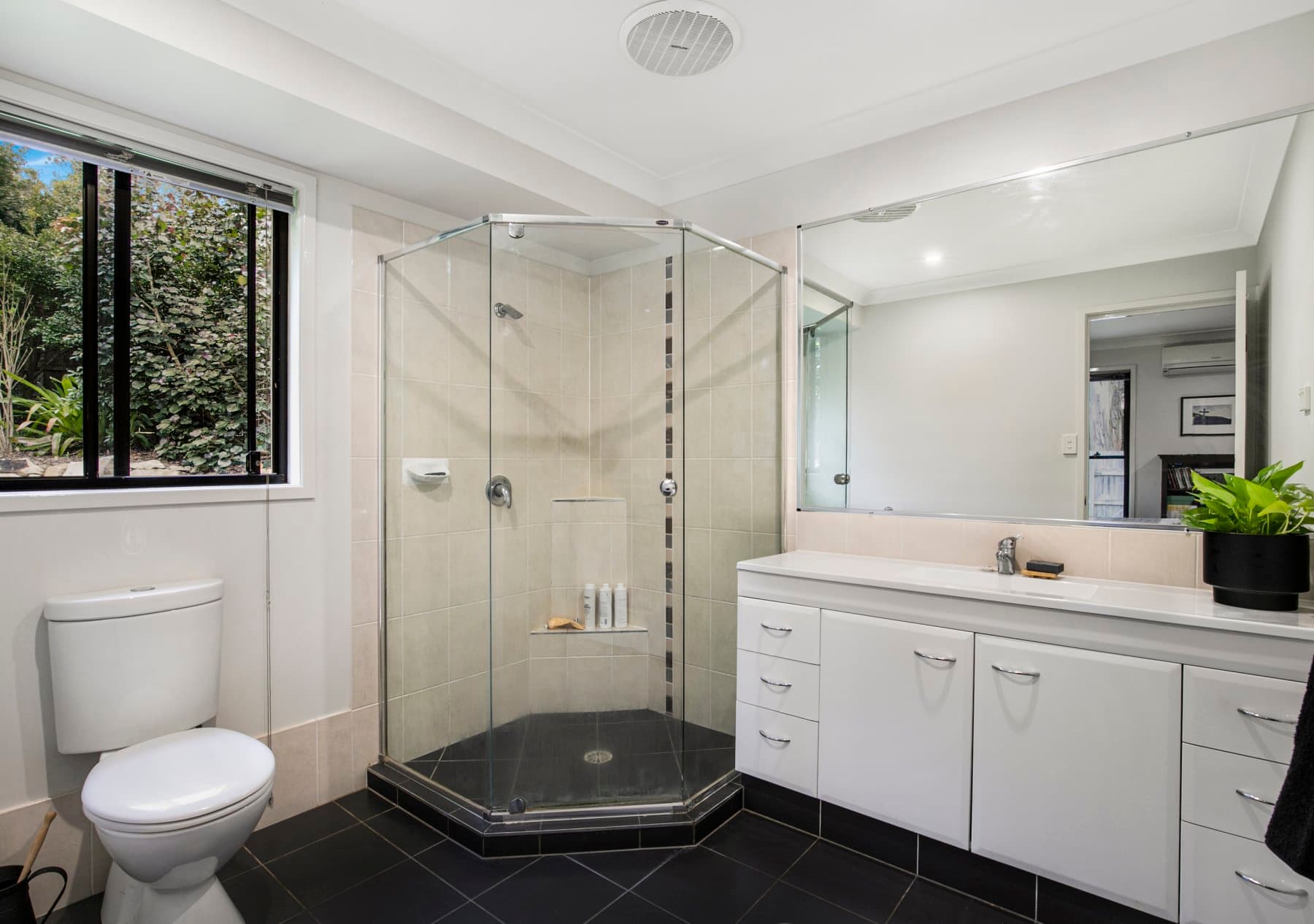 22 Corymbia Crescent, Anstead - Thumbnail 6