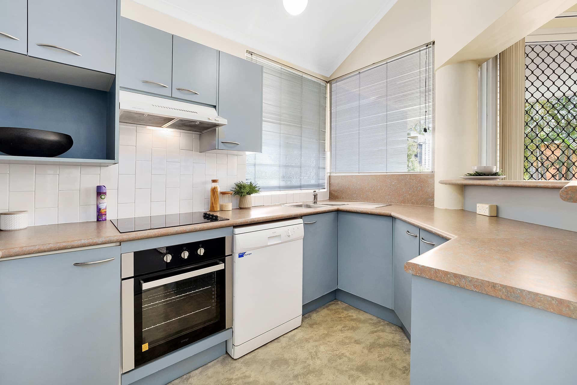 5/77 Sherwood Road, Toowong - Image 1
