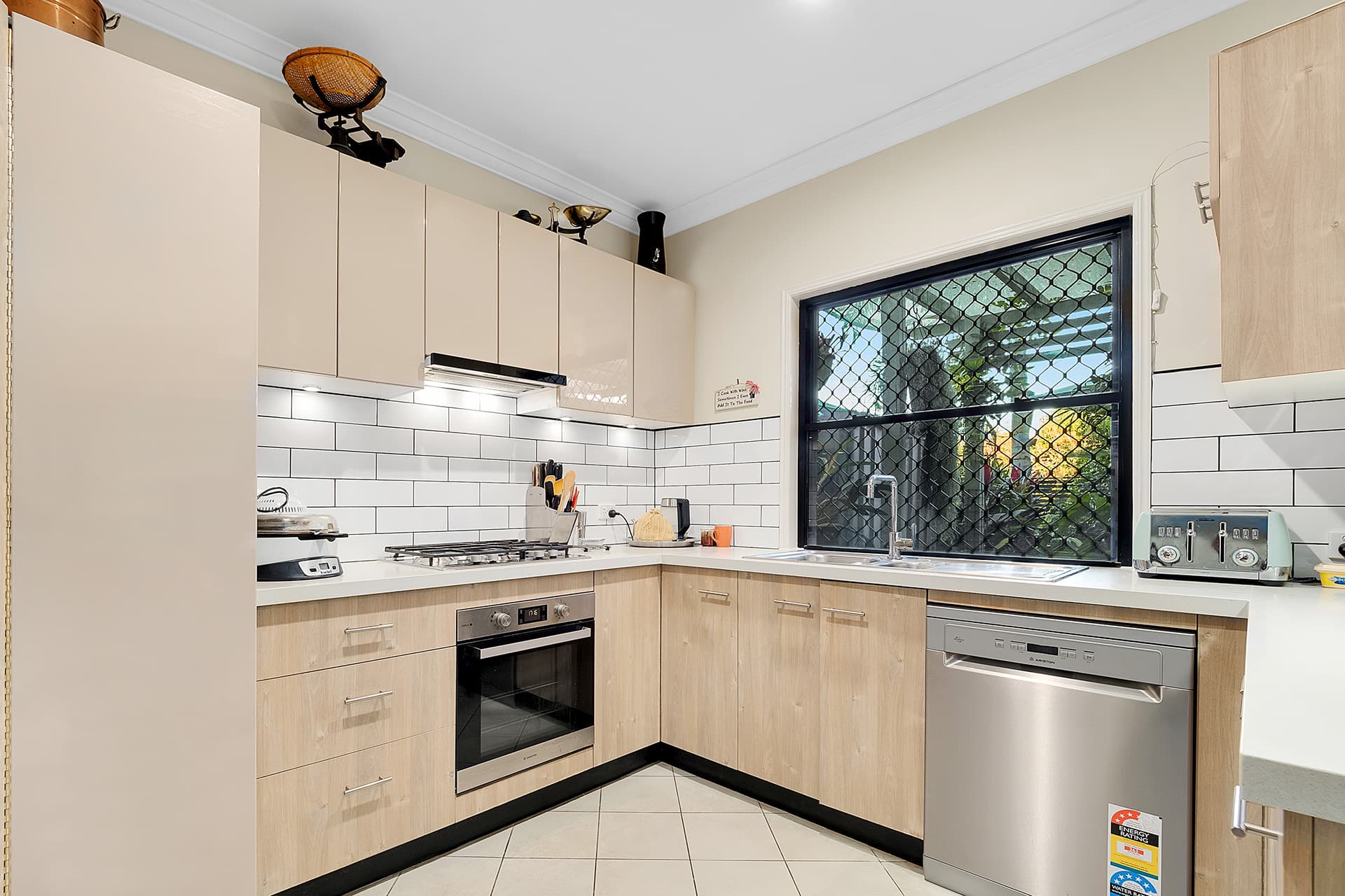 52 Ward Street, Indooroopilly - Thumbnail 4