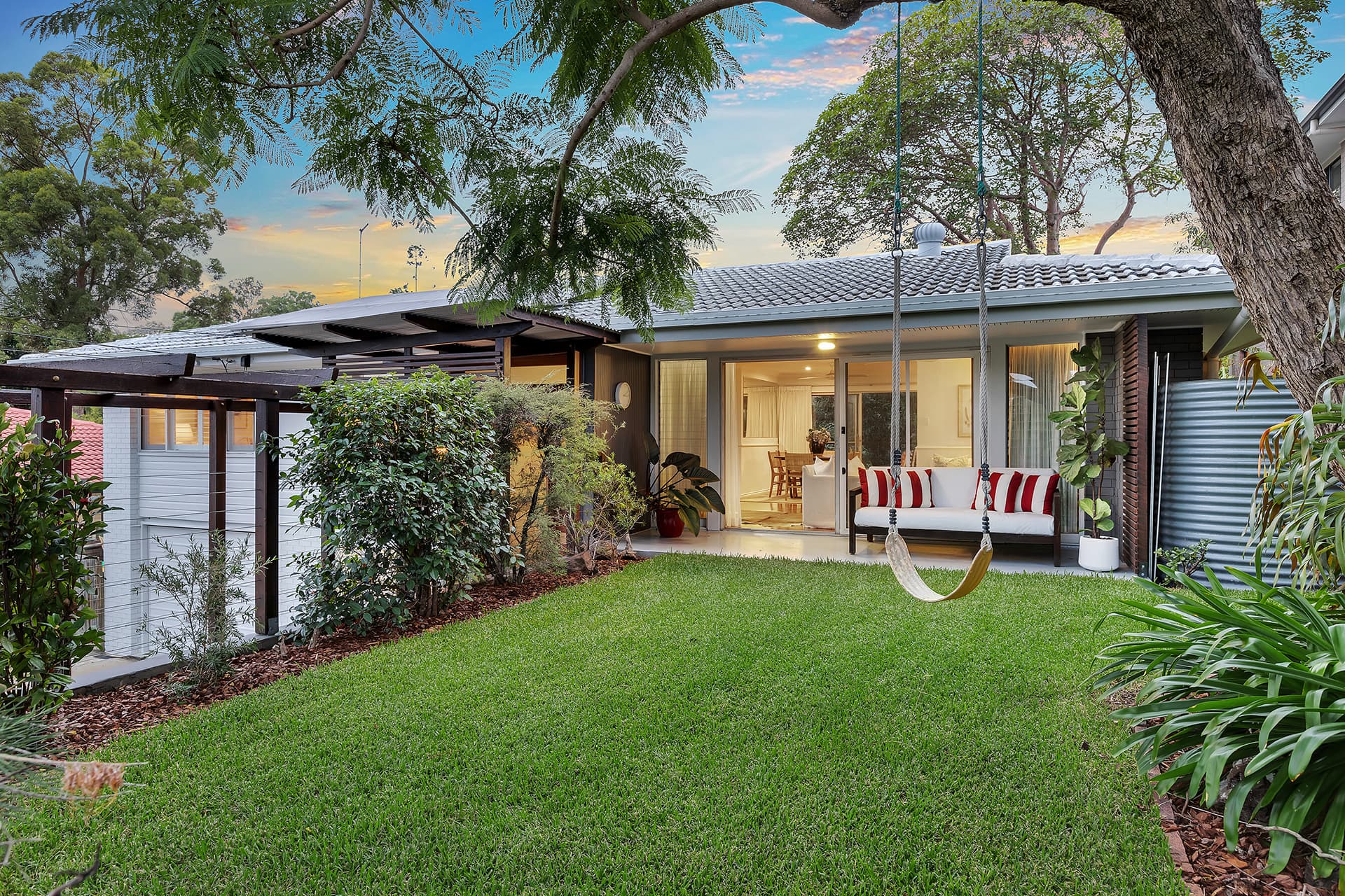 53 Clarina Street, Chapel Hill - Image 1