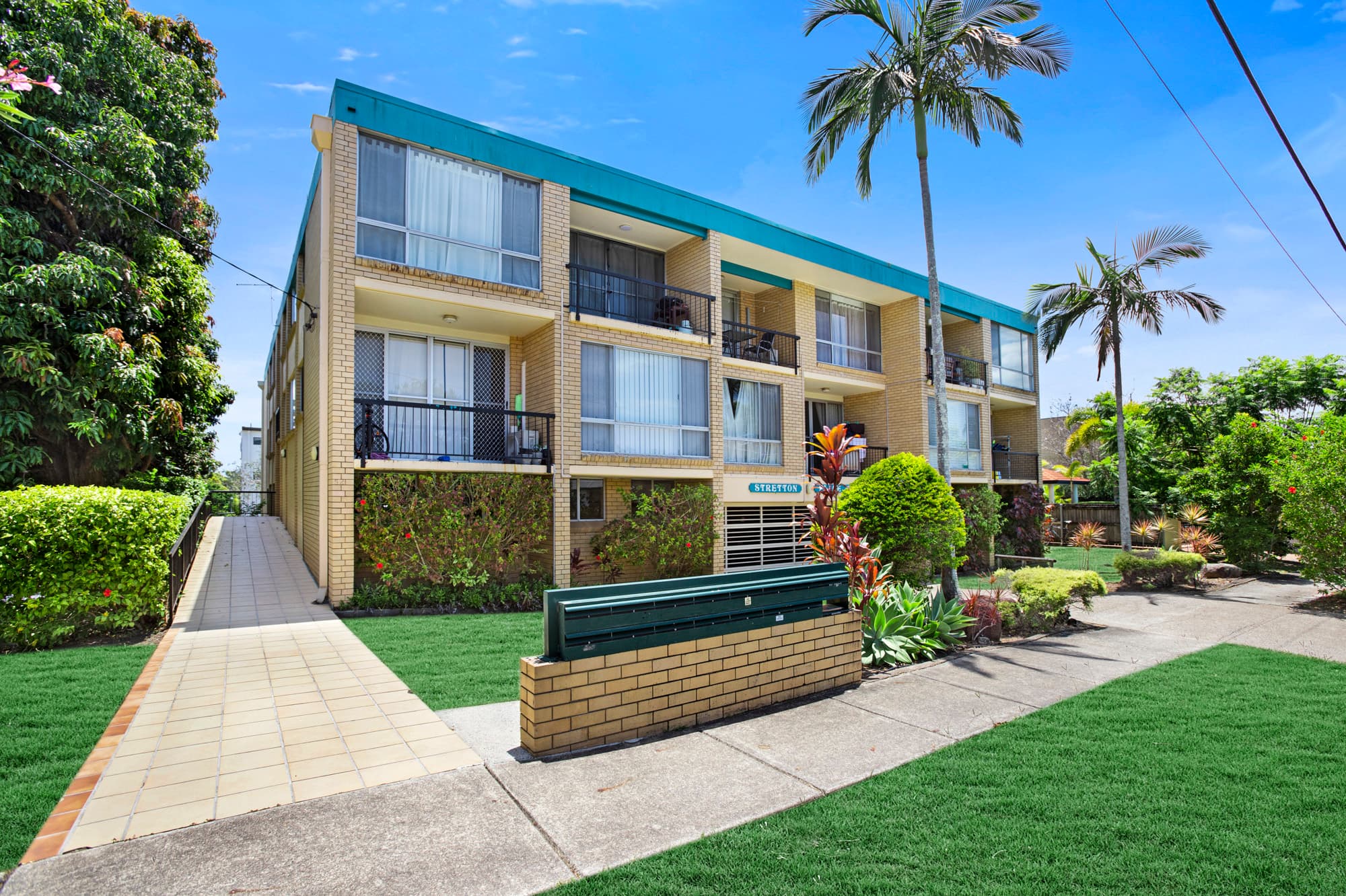 2/52 Sisley Street, St Lucia - Image 1