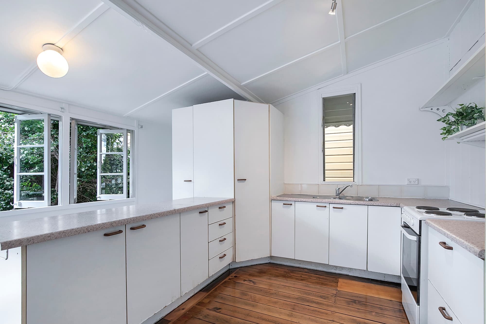 13 Burlington Street, East Brisbane - Thumbnail 8