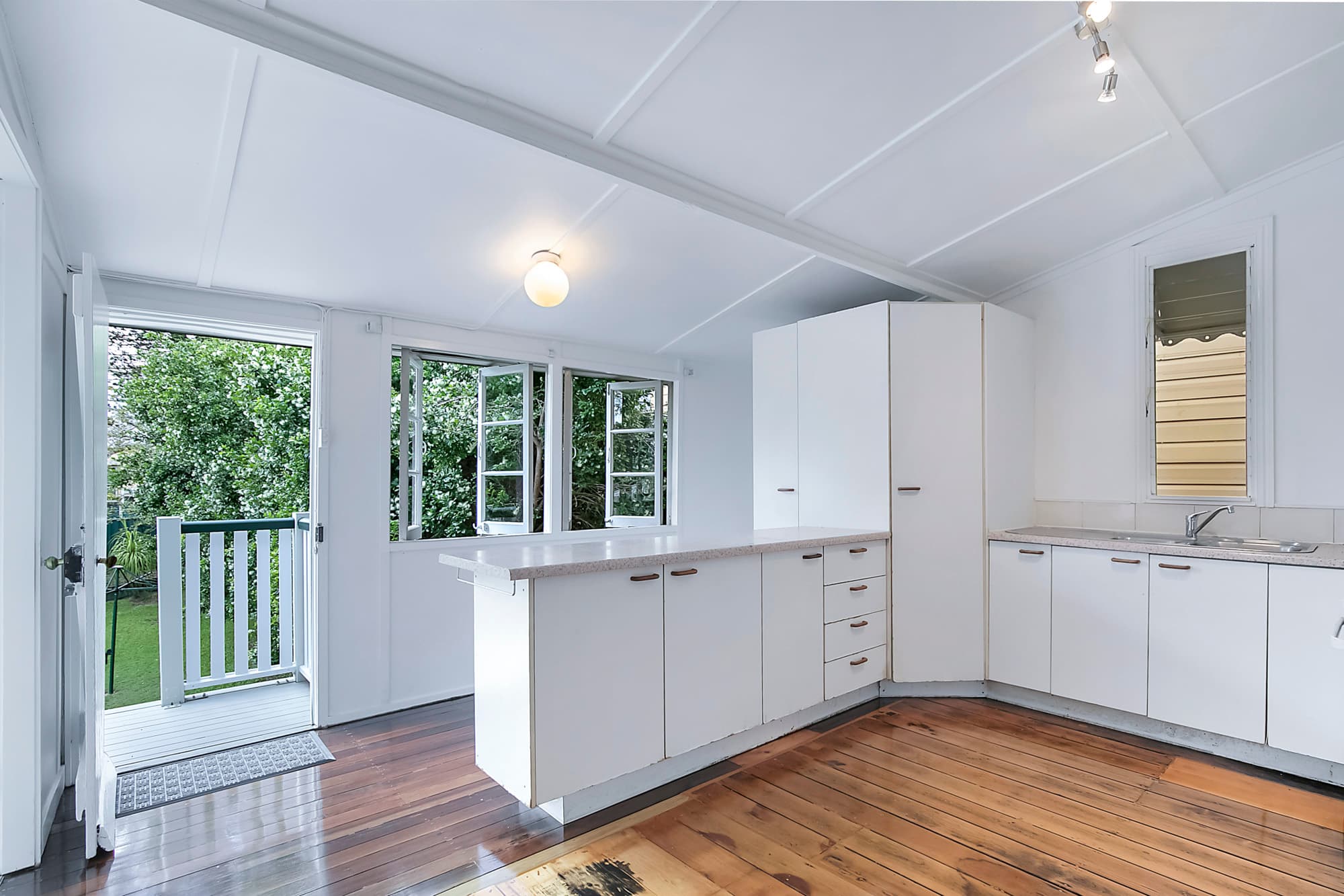 13 Burlington Street, East Brisbane - Thumbnail 7