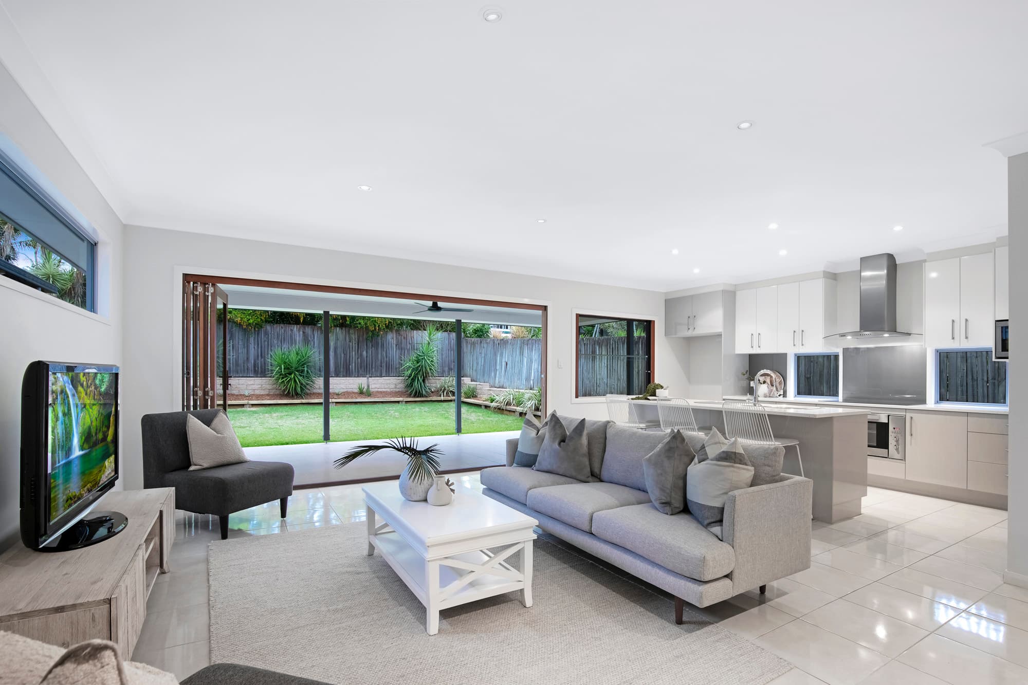 133 Long Street East..., Graceville - Image 1
