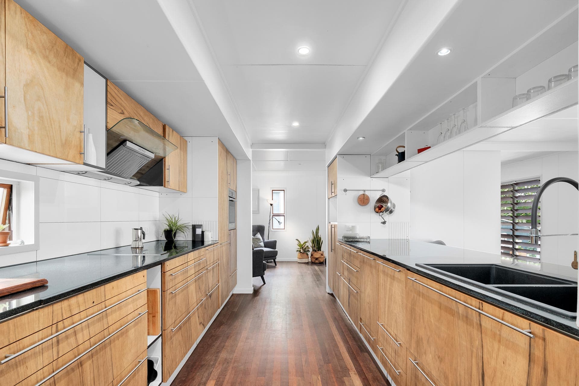 148 Russell Terrace, Indooroopilly - Thumbnail 2