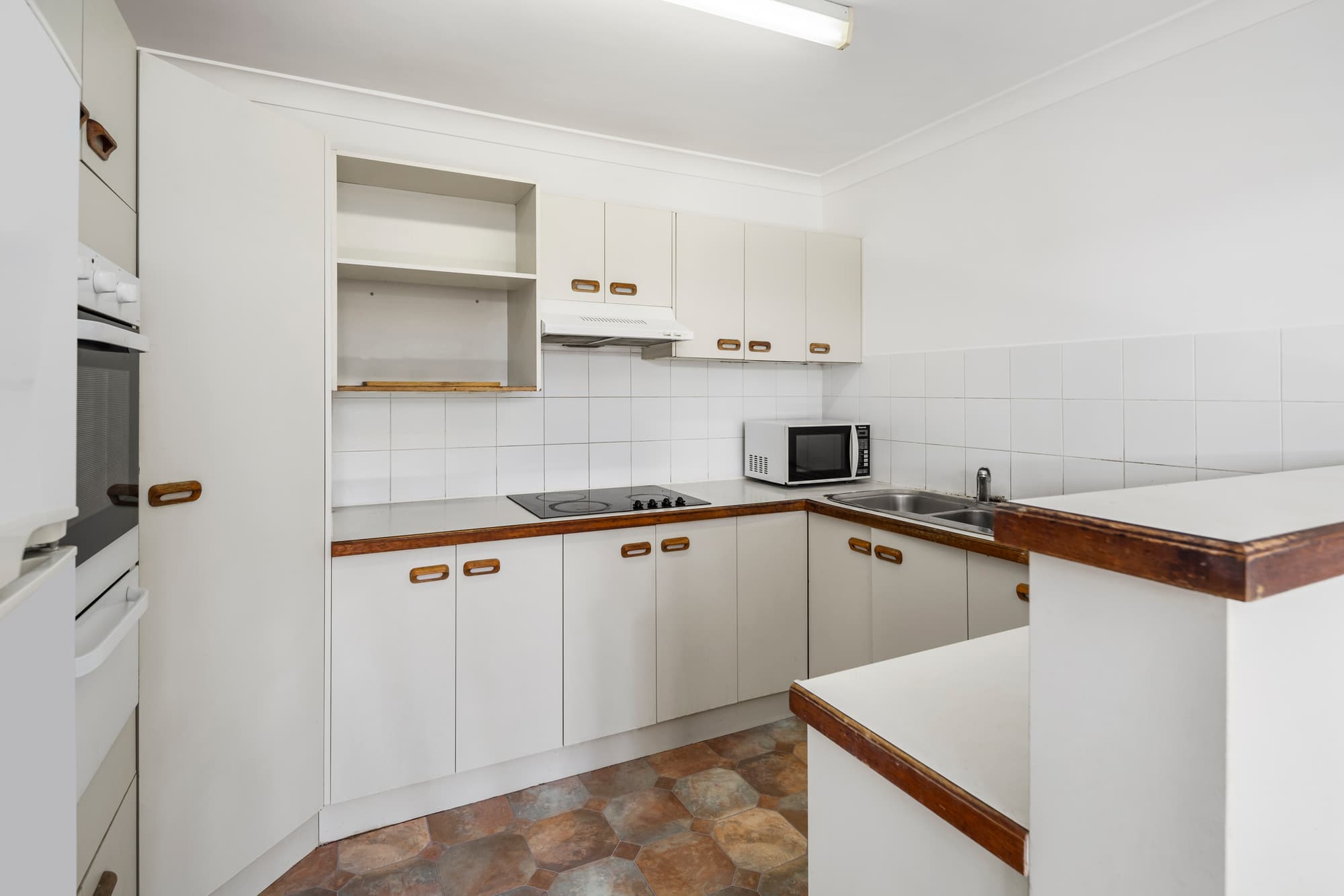 2/64 Sisley Street, St Lucia - Thumbnail 3