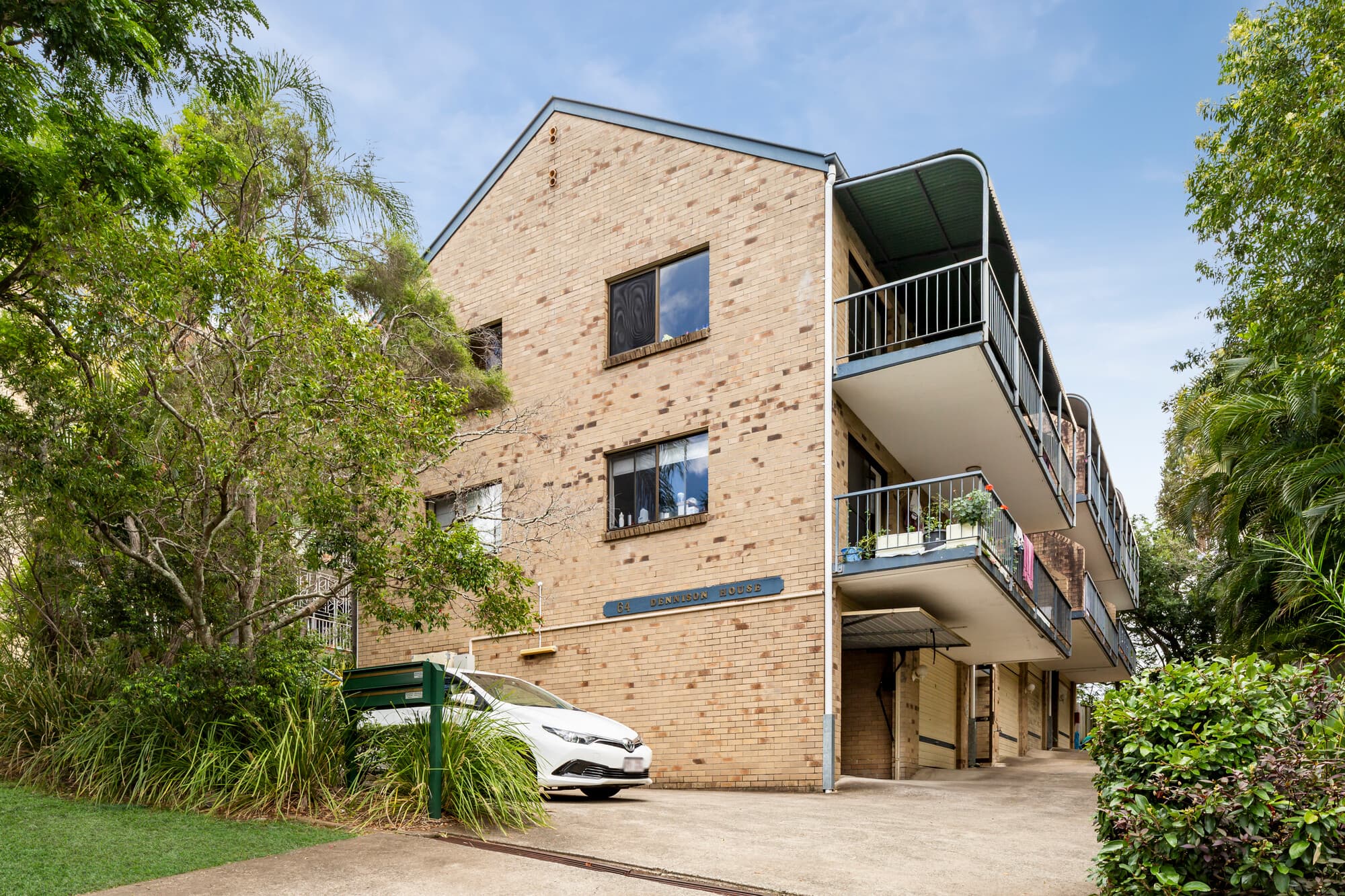 2/64 Sisley Street, St Lucia - Image 1