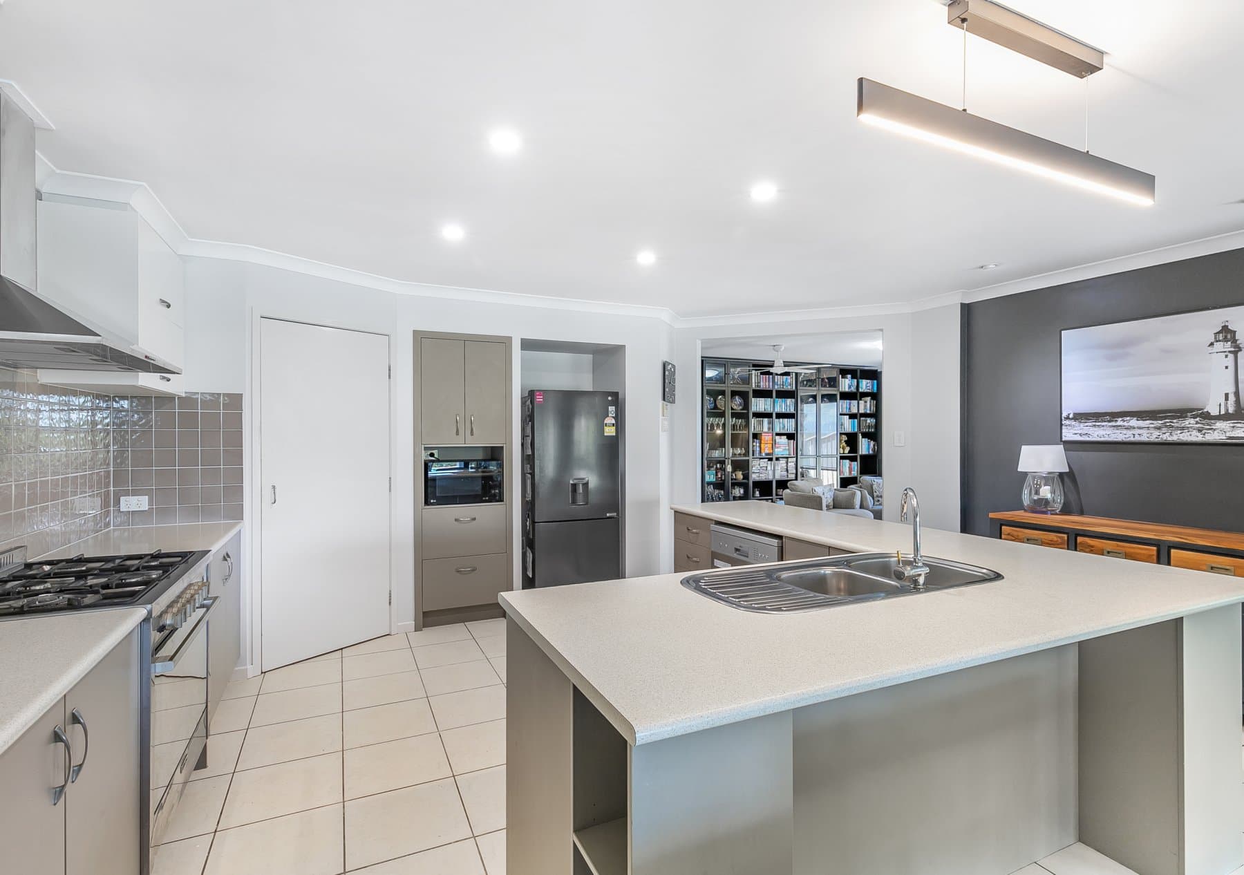111 Gibson Crescent, Bellbowrie - Thumbnail 3