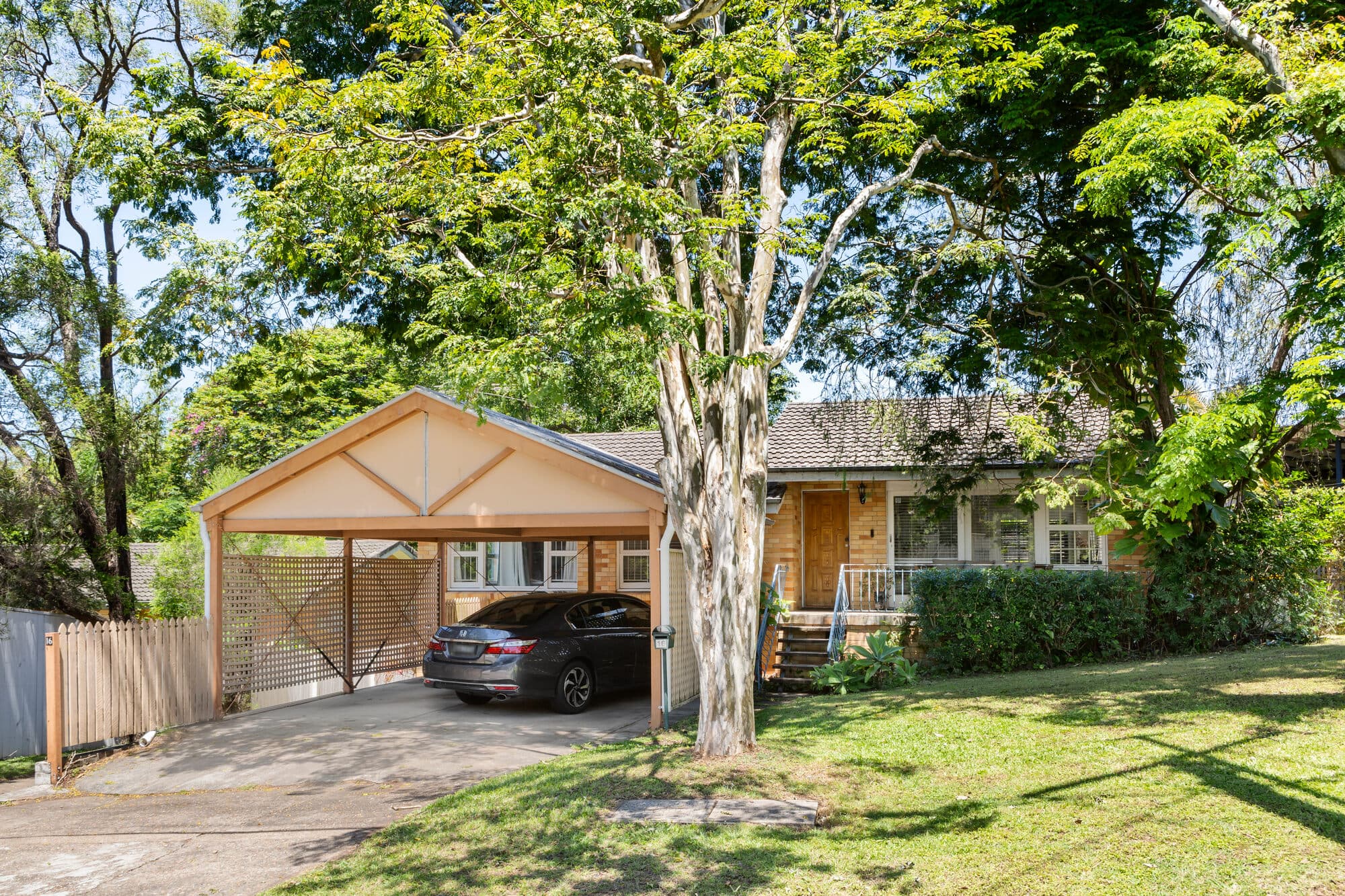 16 Rambler Street, Bardon - Image 1