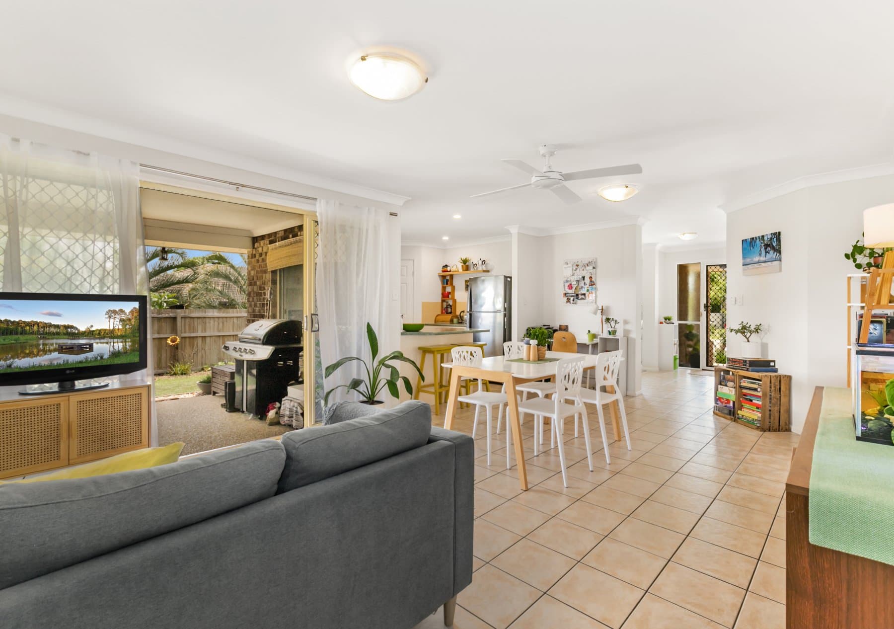 6 Woodswallow Place, Bellbowrie - Thumbnail 2