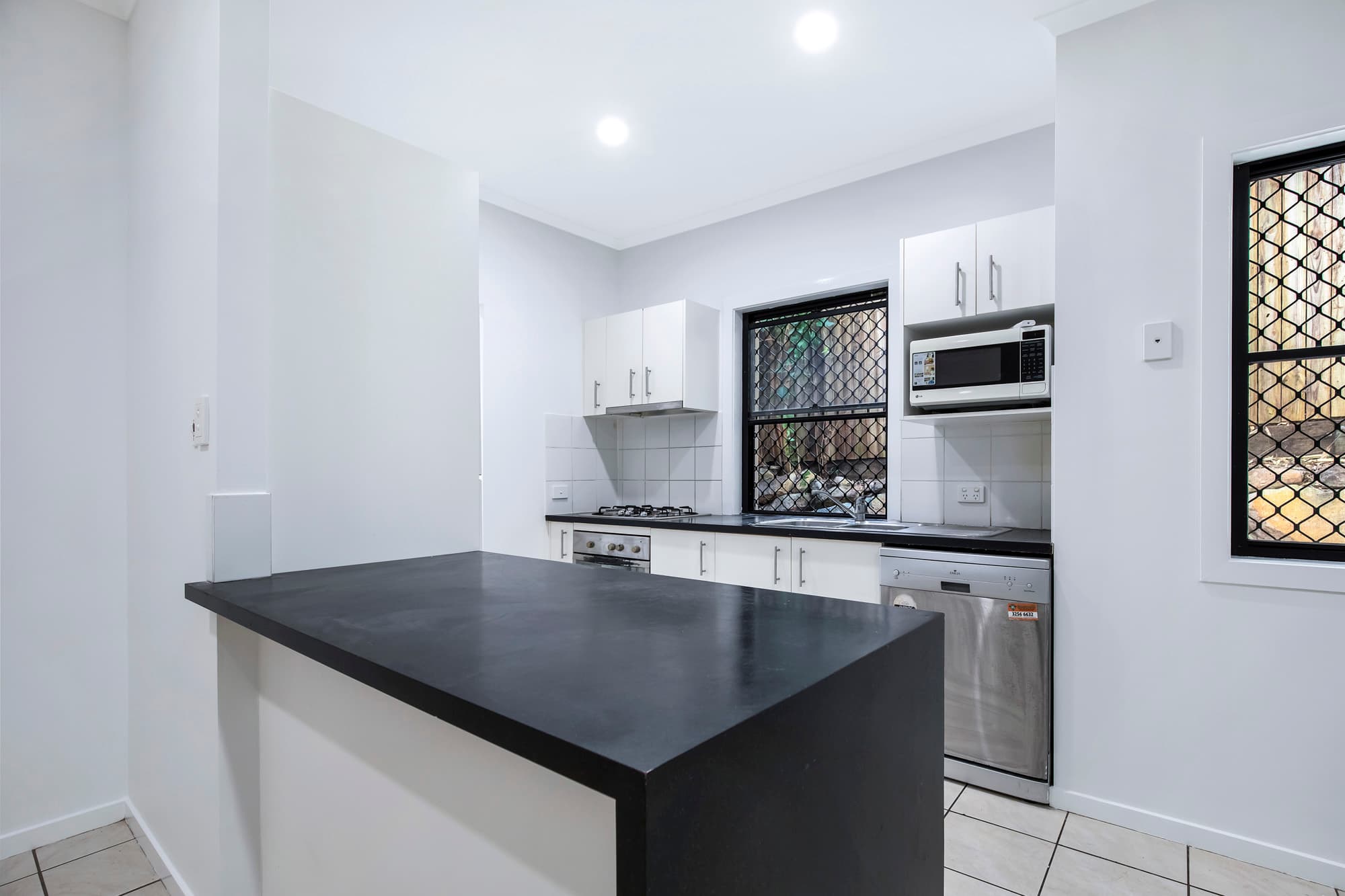 3/77 Depper Street, St Lucia - Thumbnail 4