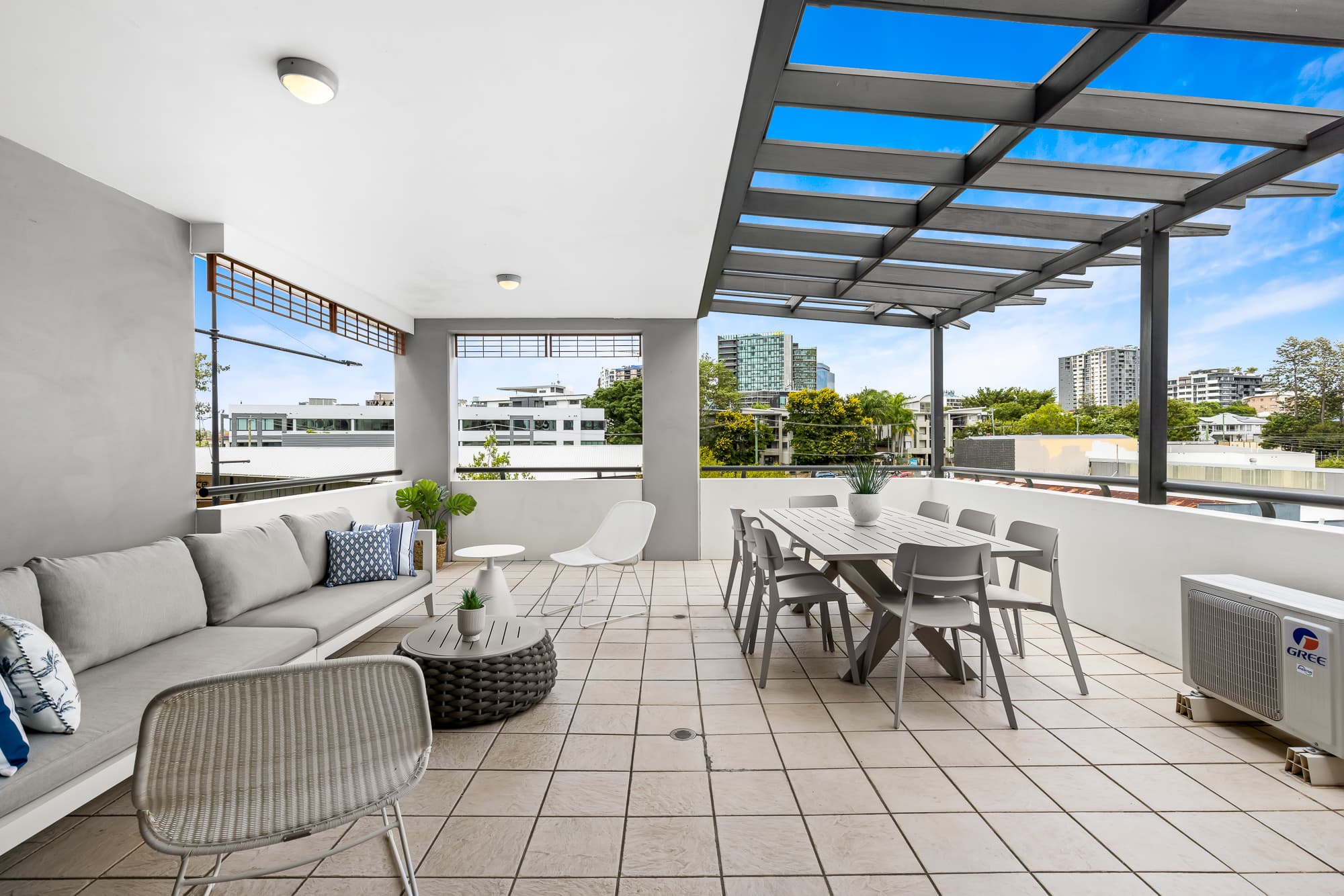 94/9 Sylvan Road, Toowong - Thumbnail 2