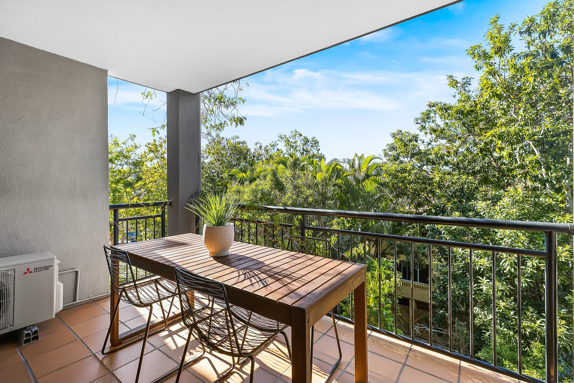 6/110 Indooroopilly ..., Taringa - Image 1