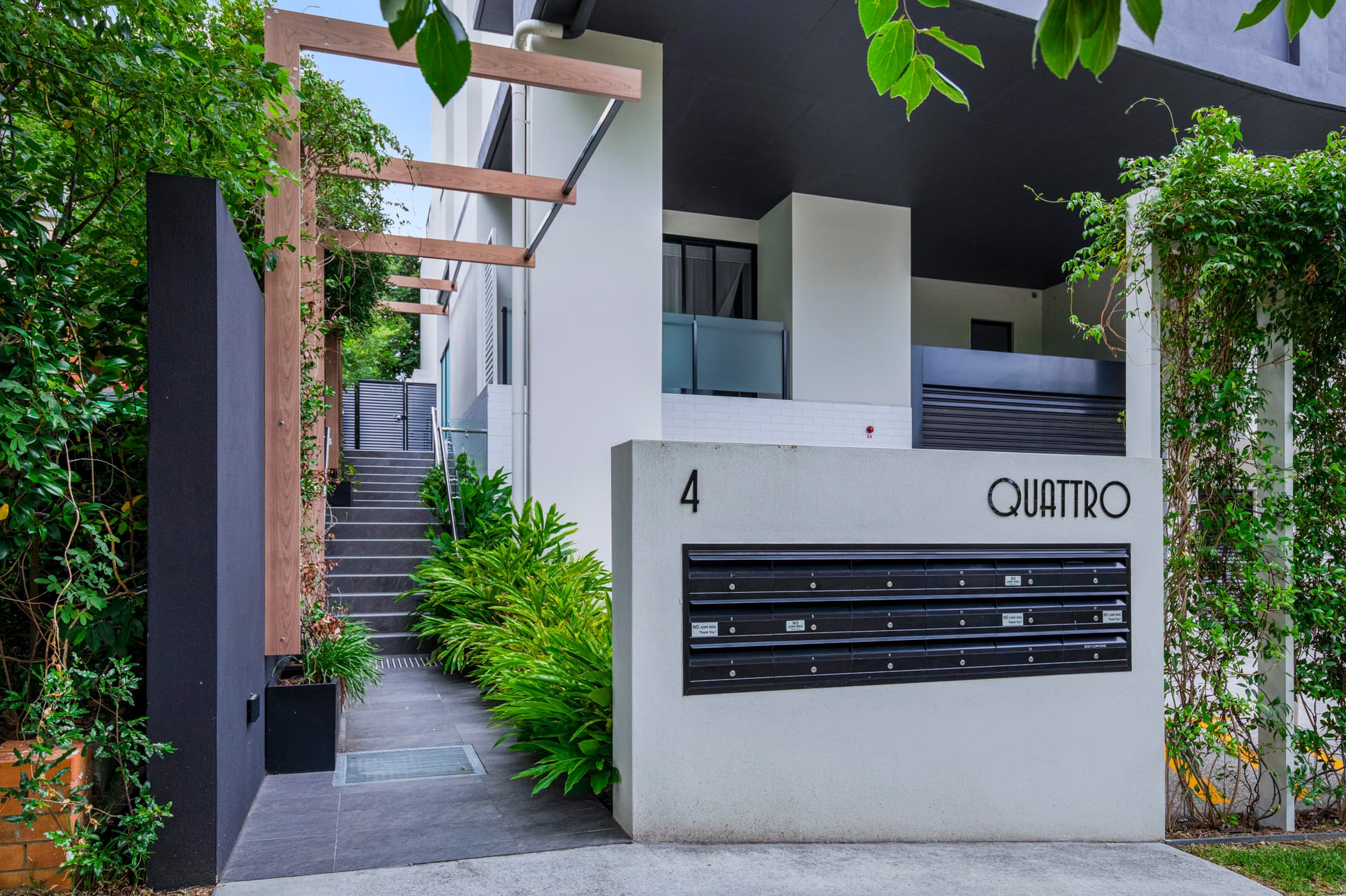 4/4 Shirley Street, Indooroopilly - Thumbnail 2