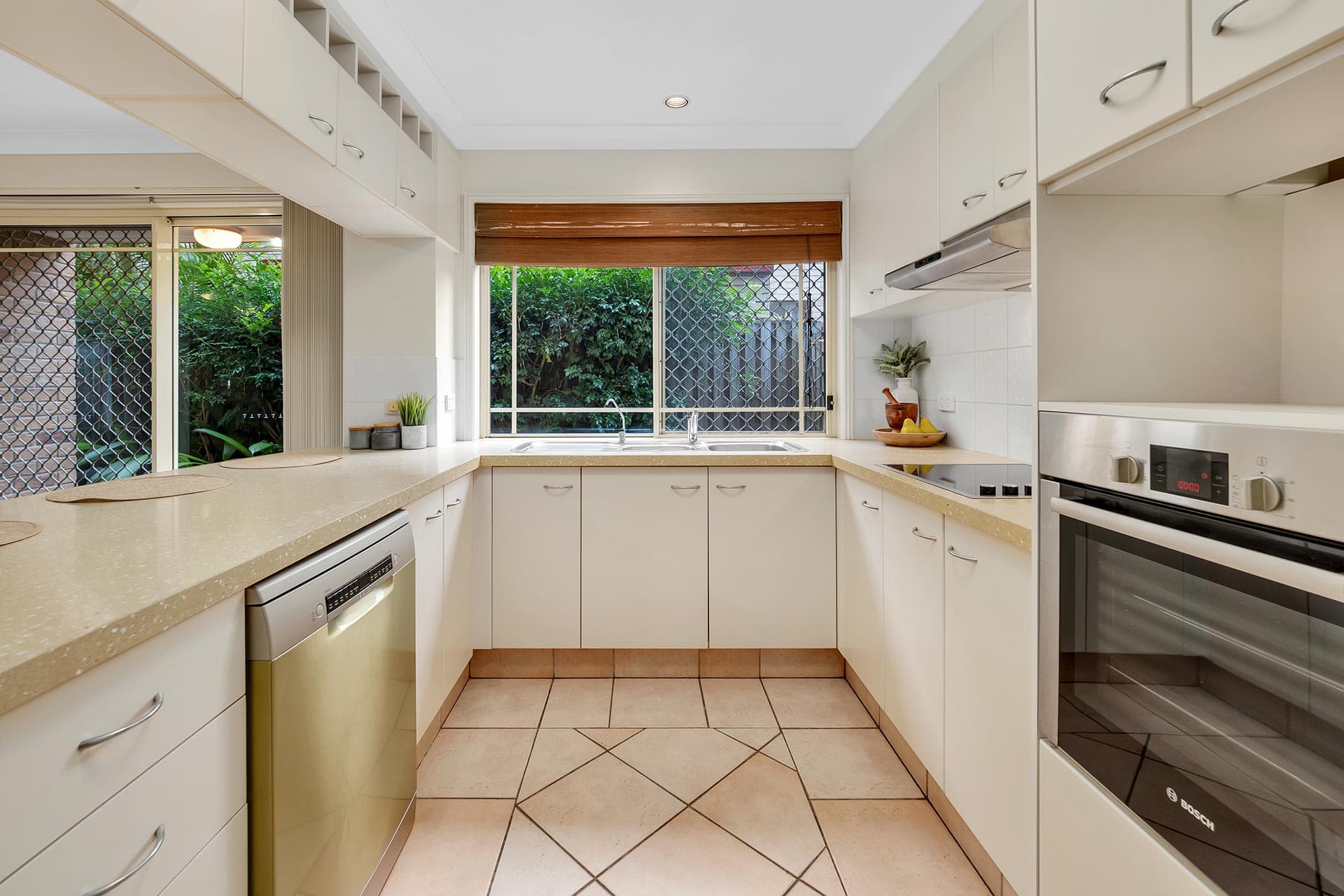 4/28 Carwoola Street, Bardon - Thumbnail 4