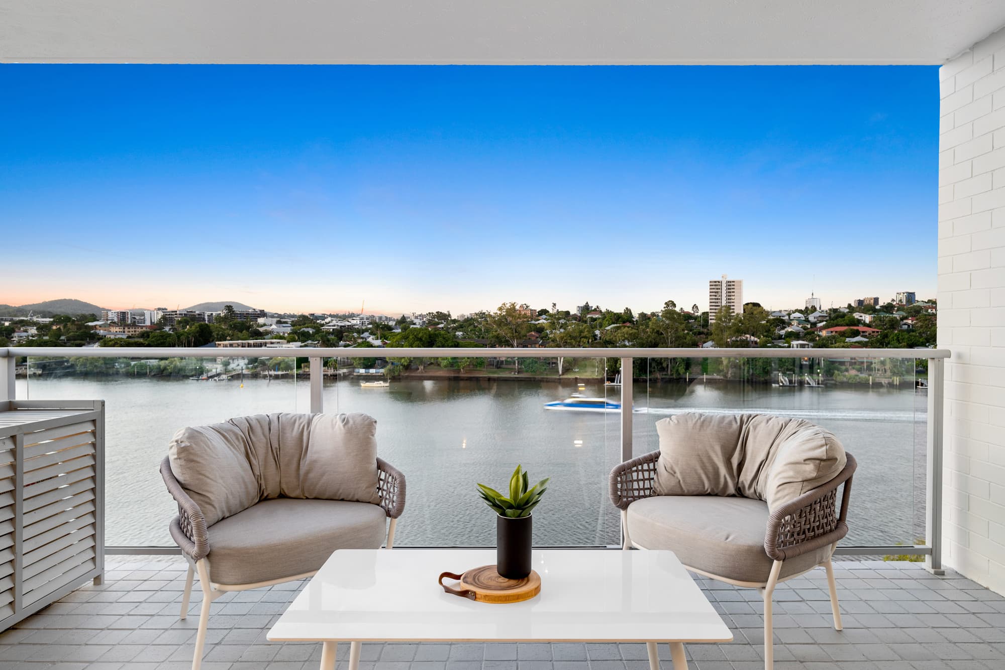 19/122 Macquarie Str..., St Lucia - Image 1