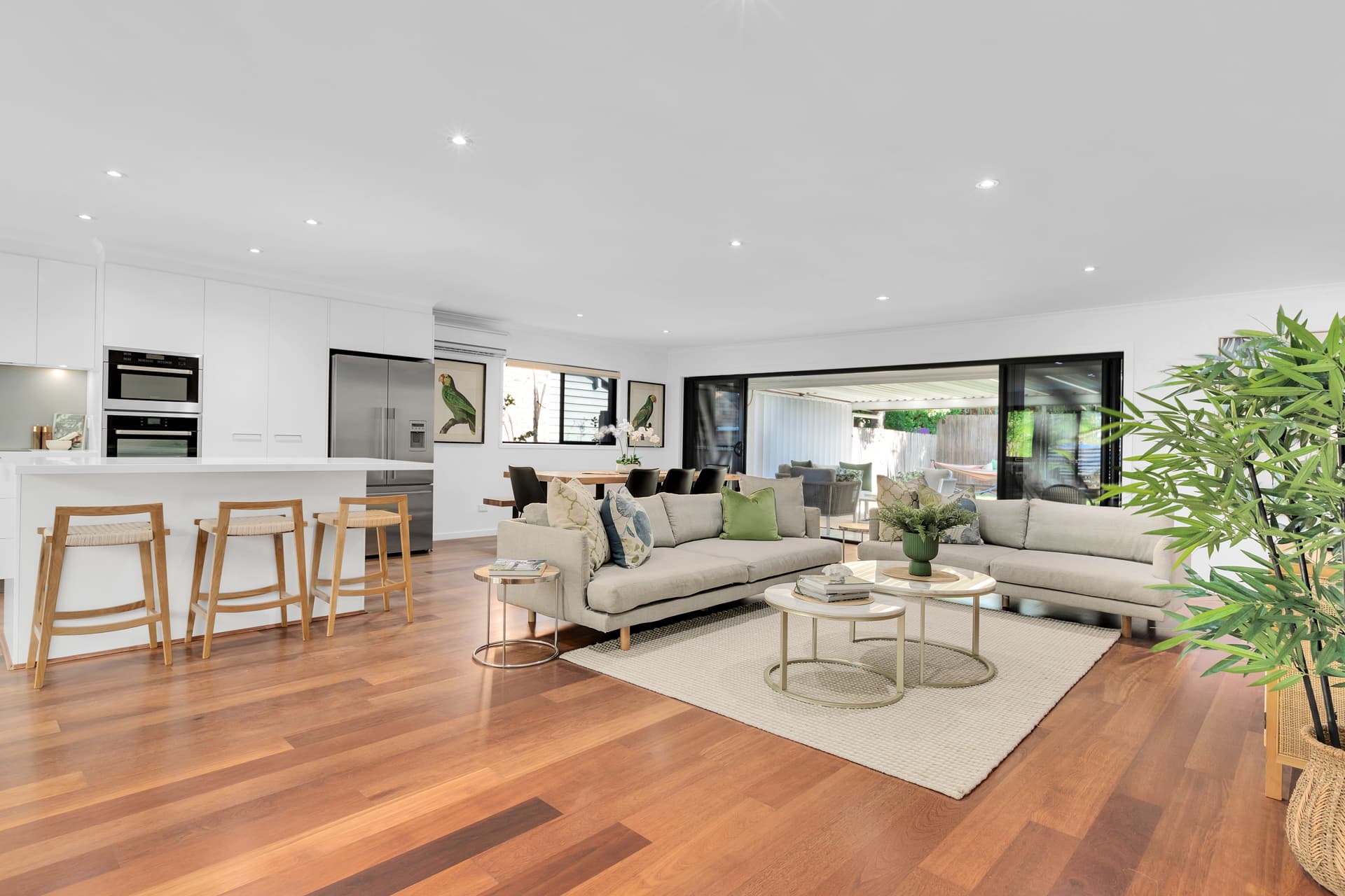 5 Winking Street, Chapel Hill - Thumbnail 2