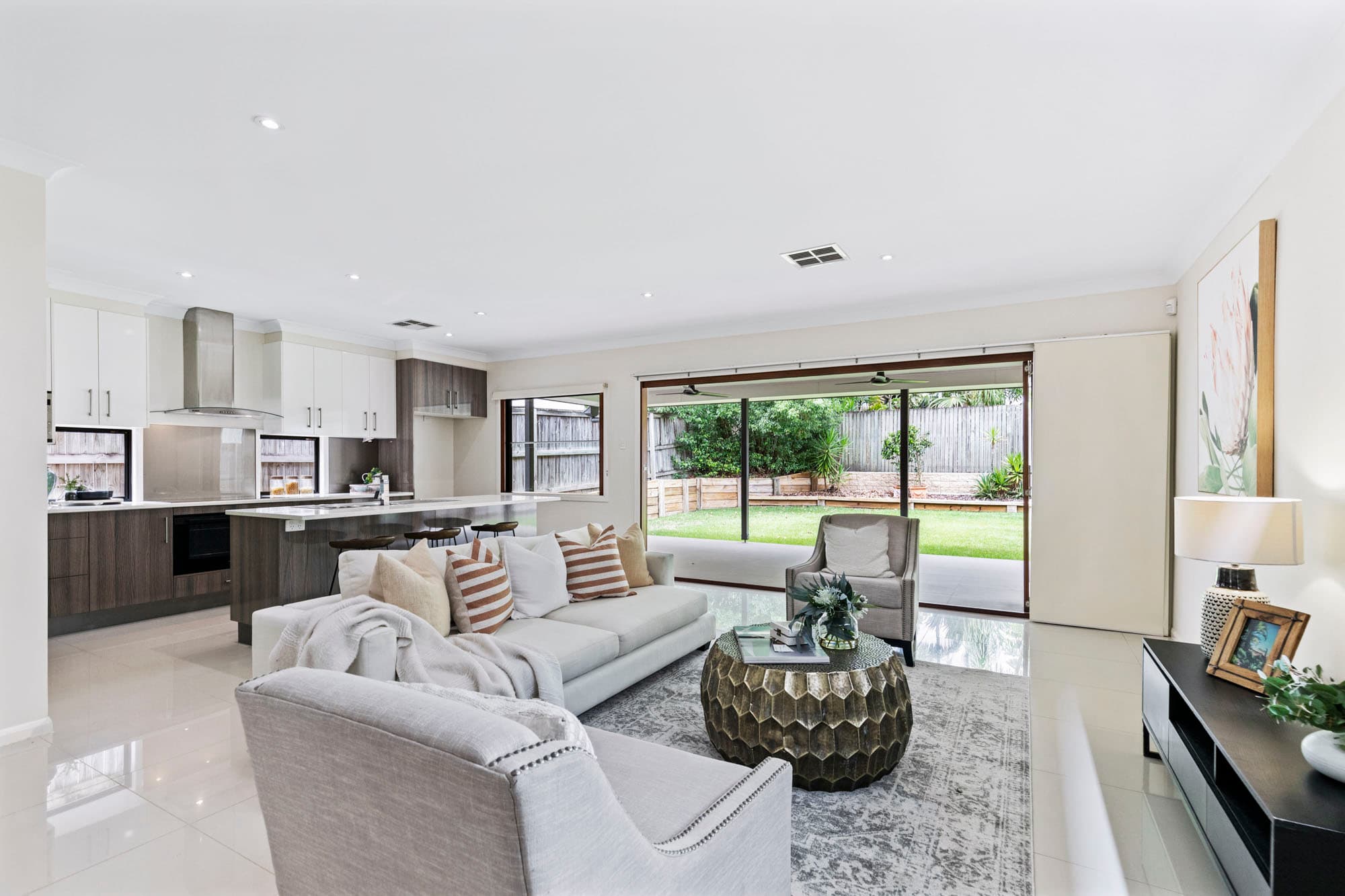 135 Long Street East..., Graceville - Thumbnail 2