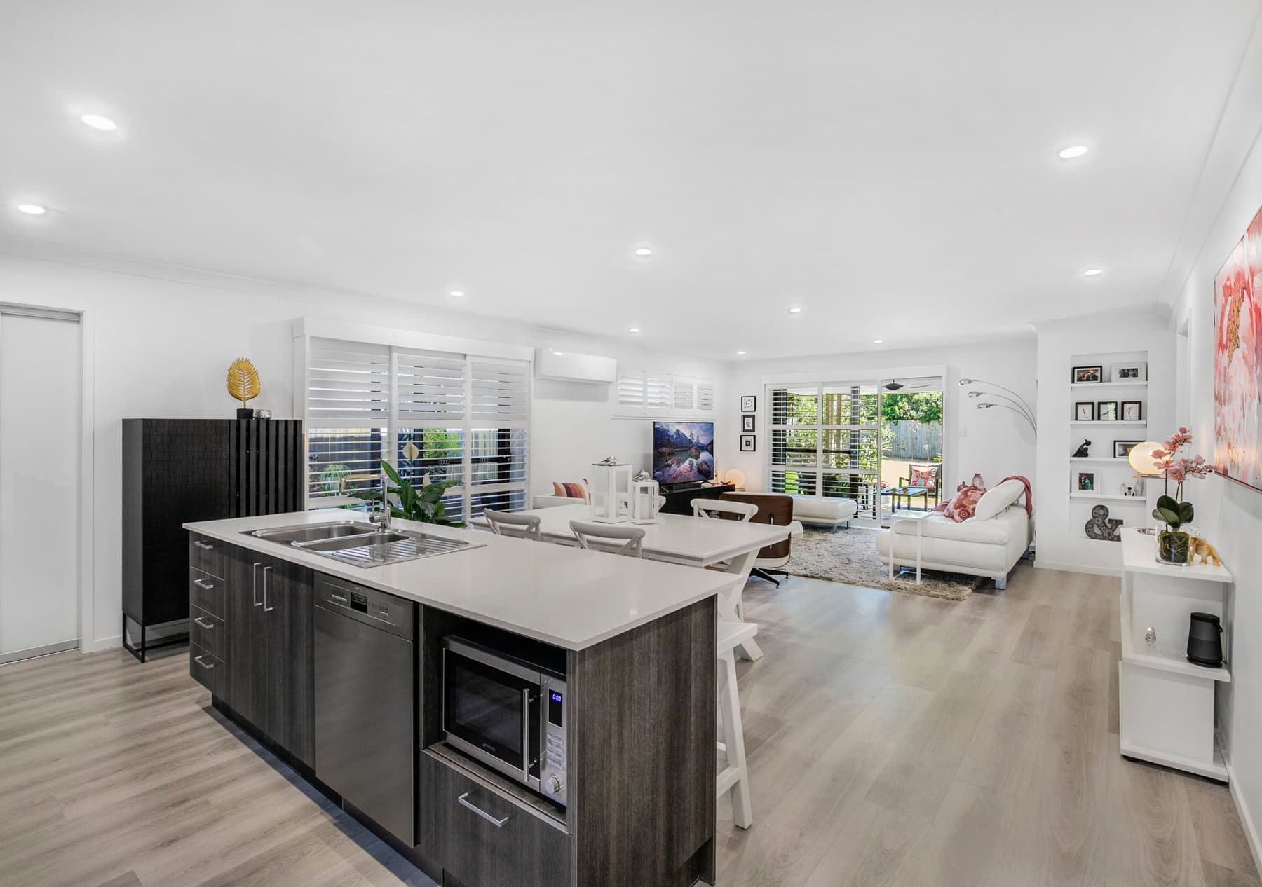52 College Road, Karana Downs - Image 1