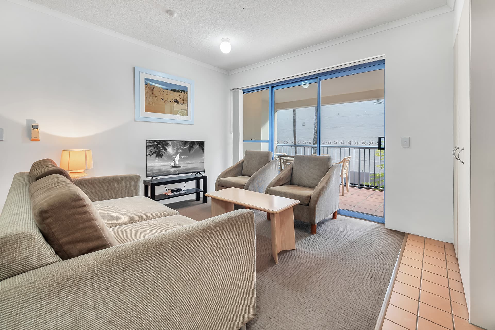 11/2 Waverley Road, Taringa - Thumbnail 2