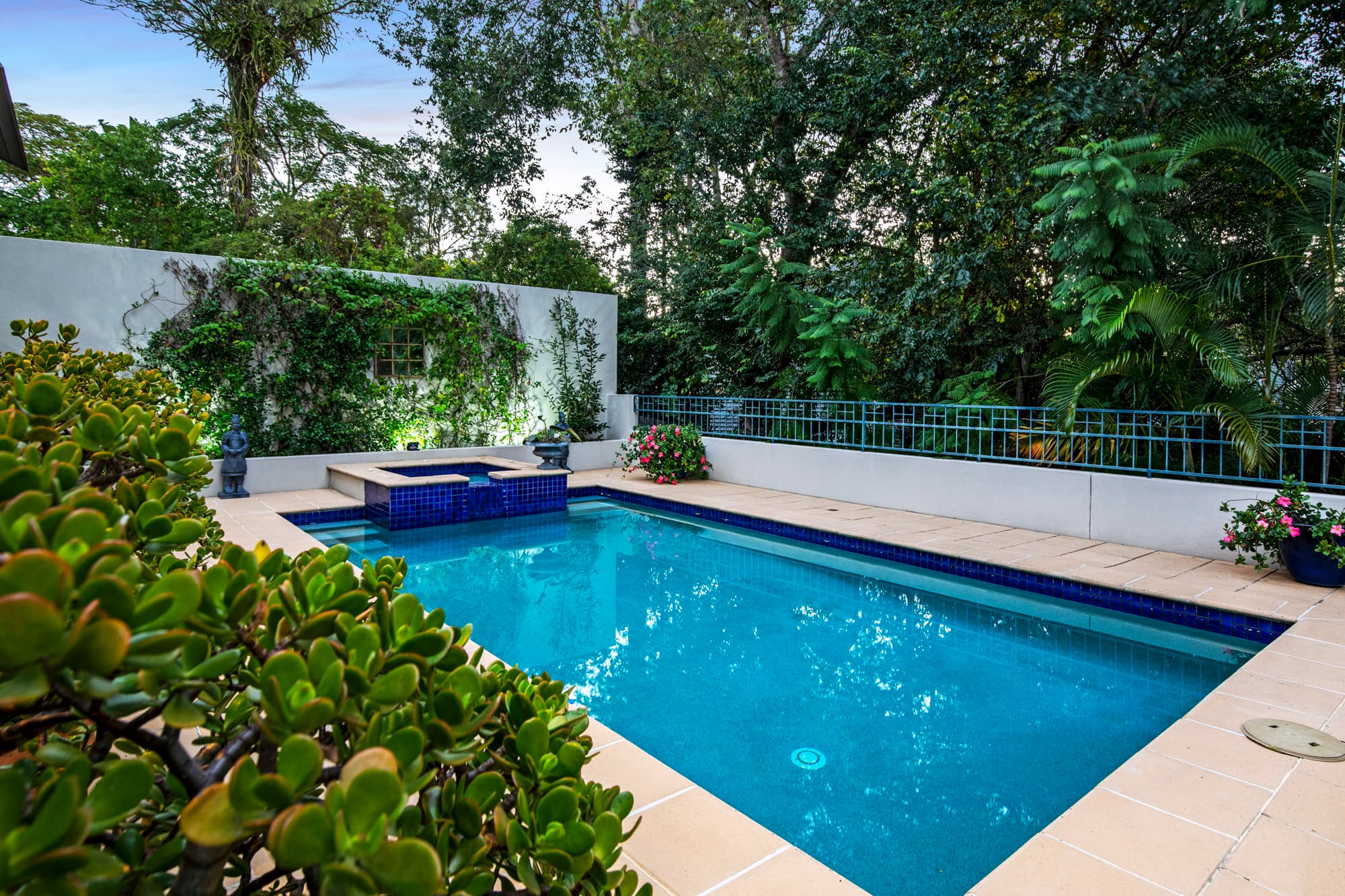 206 Hawken Drive, St Lucia - Thumbnail 2