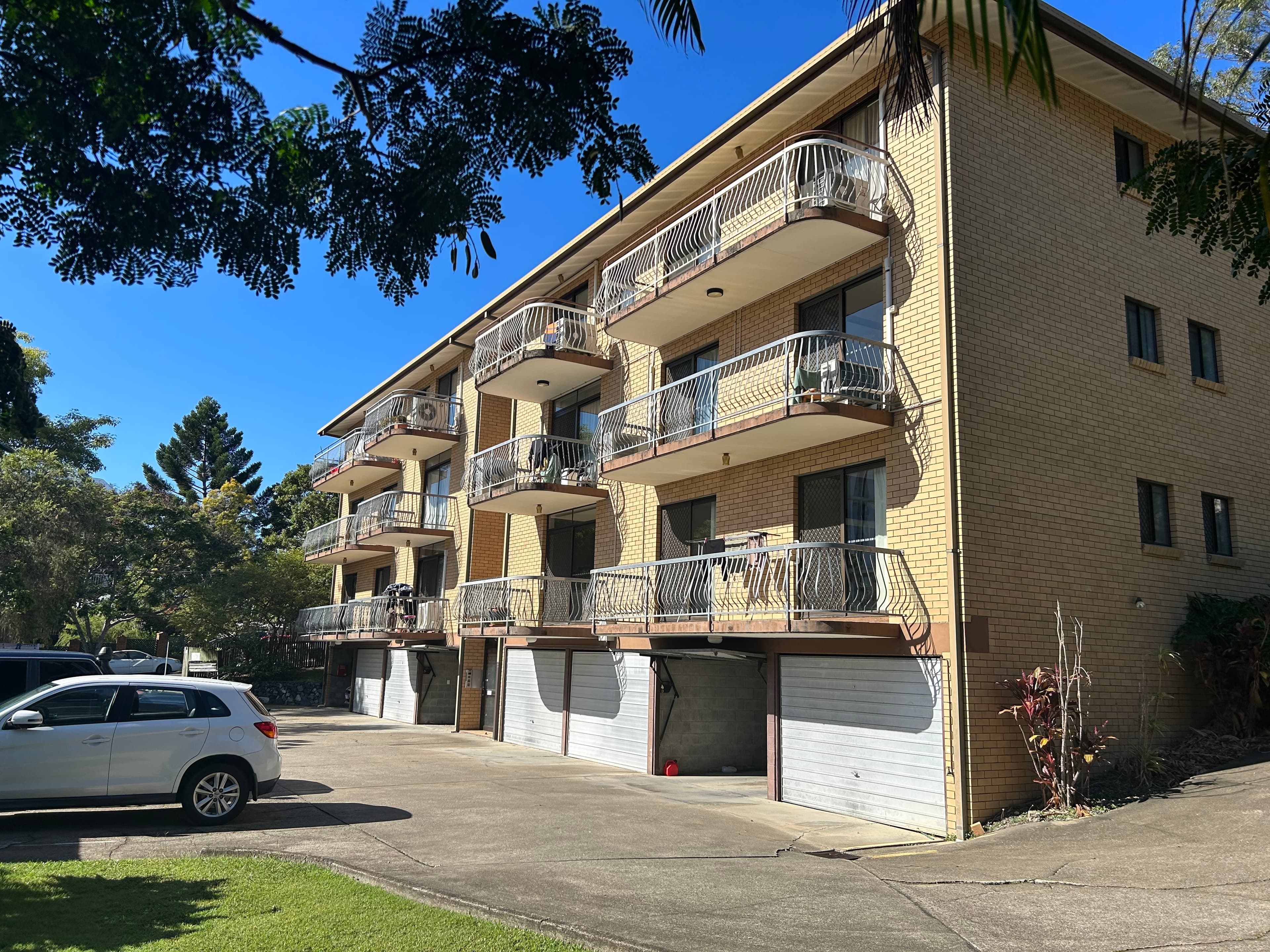 2/15 Earle Lane, Toowong - Thumbnail 3
