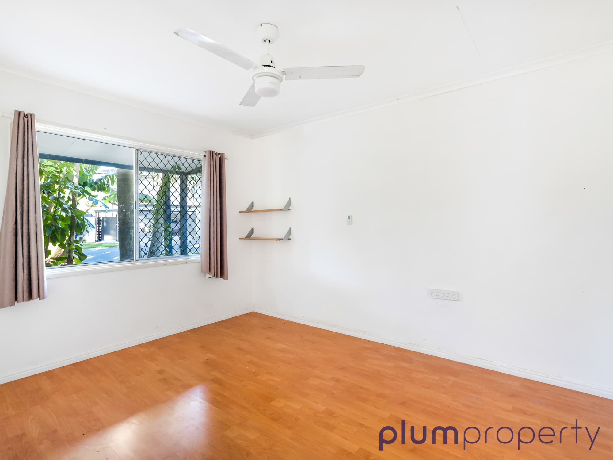 10 Camellia Avenue, Ashmore - Thumbnail 7