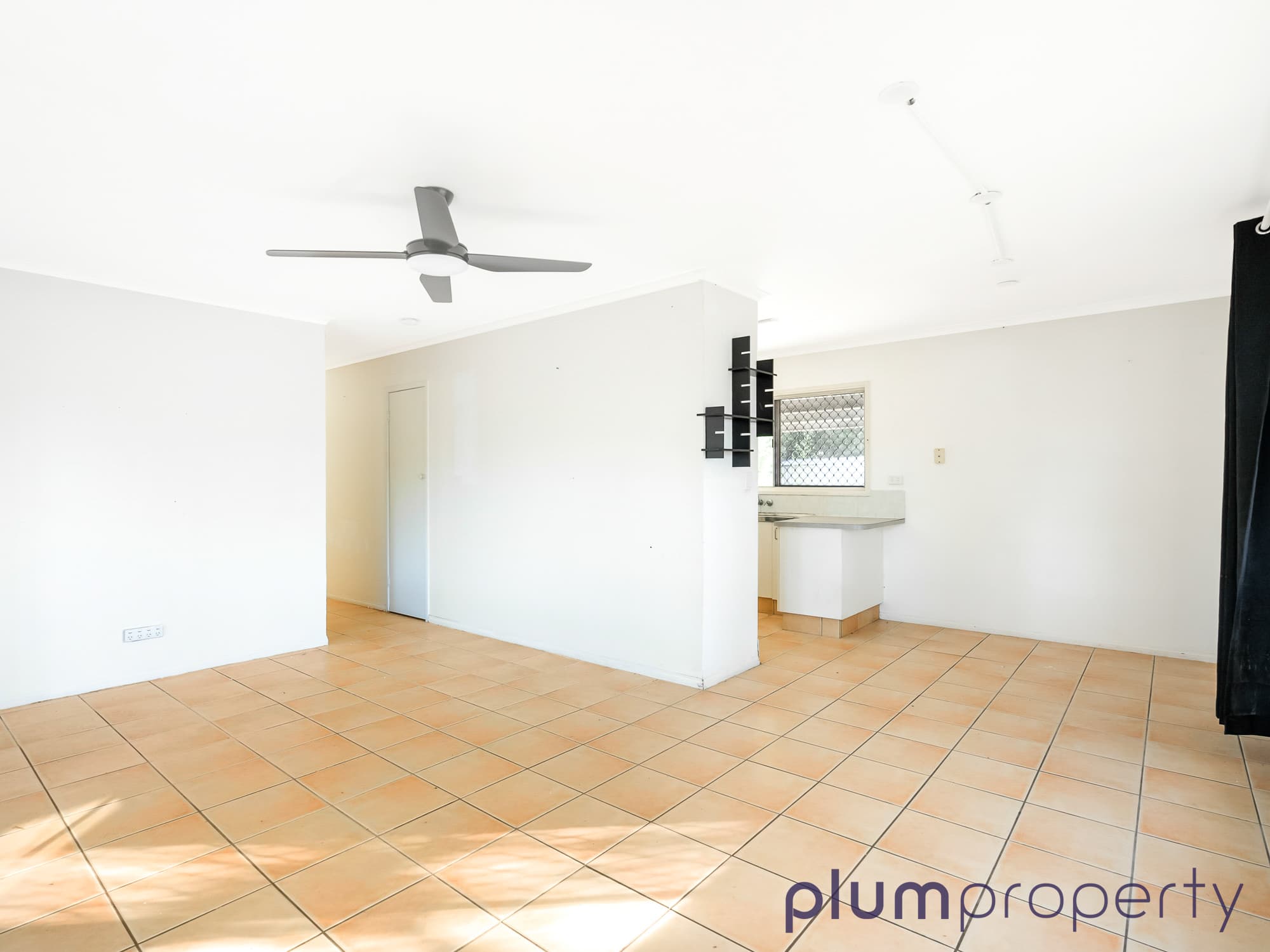 10 Camellia Avenue, Ashmore - Thumbnail 6